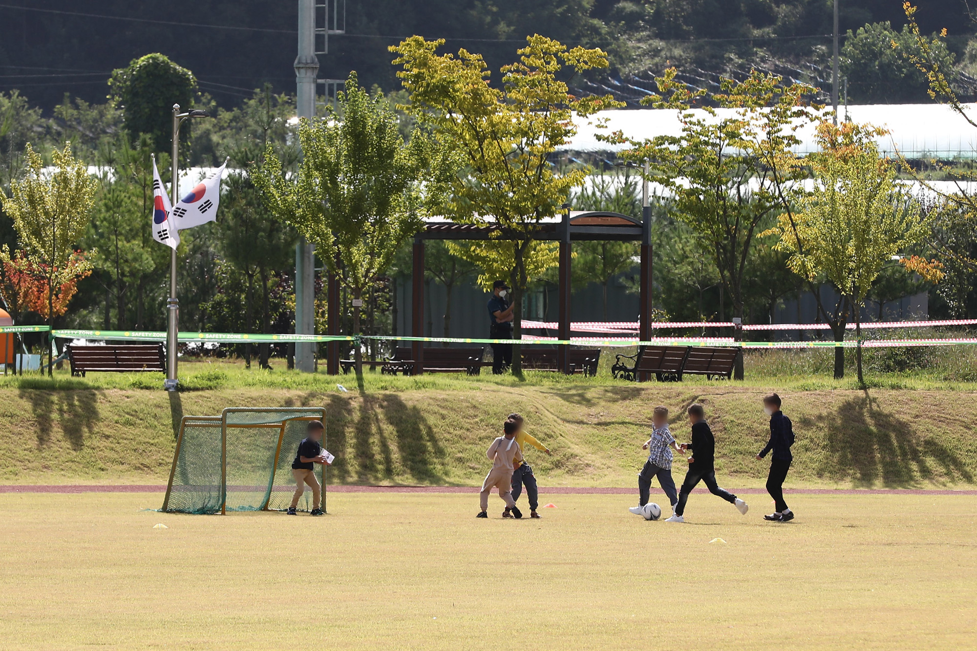 정치;사회;아프간특별기여자;국가공무원인재개발원진천;진천아프간특별기여자;축구하는아프간어린이
