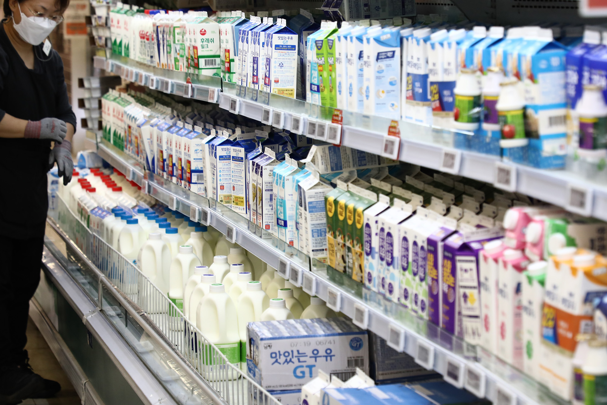 경제;서울우유;우유가격인상;마트우유코너