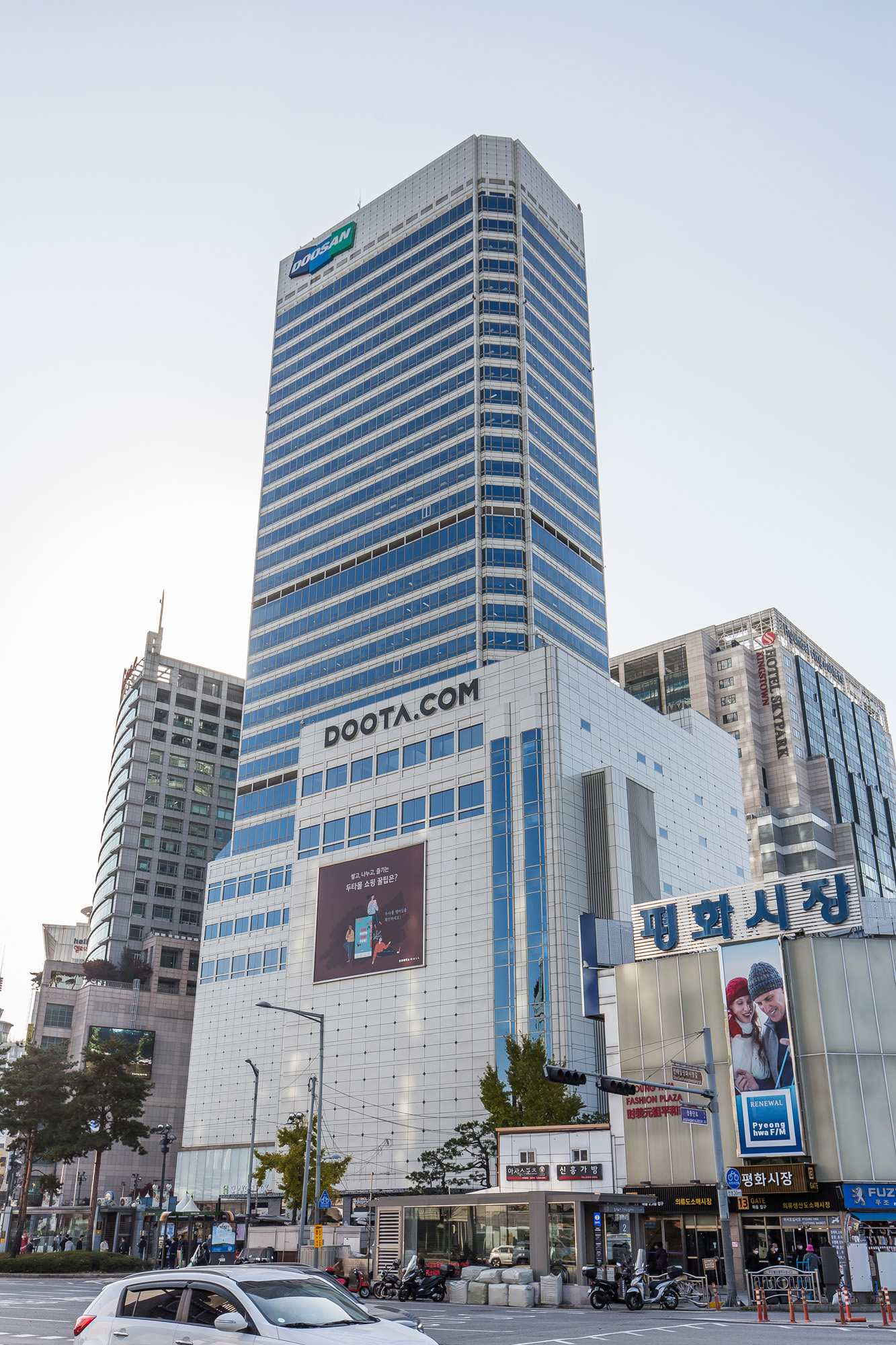 경제;기업;대기업;두산;두산그룹;오너일가;형제경영;두산타워빌딩;두타