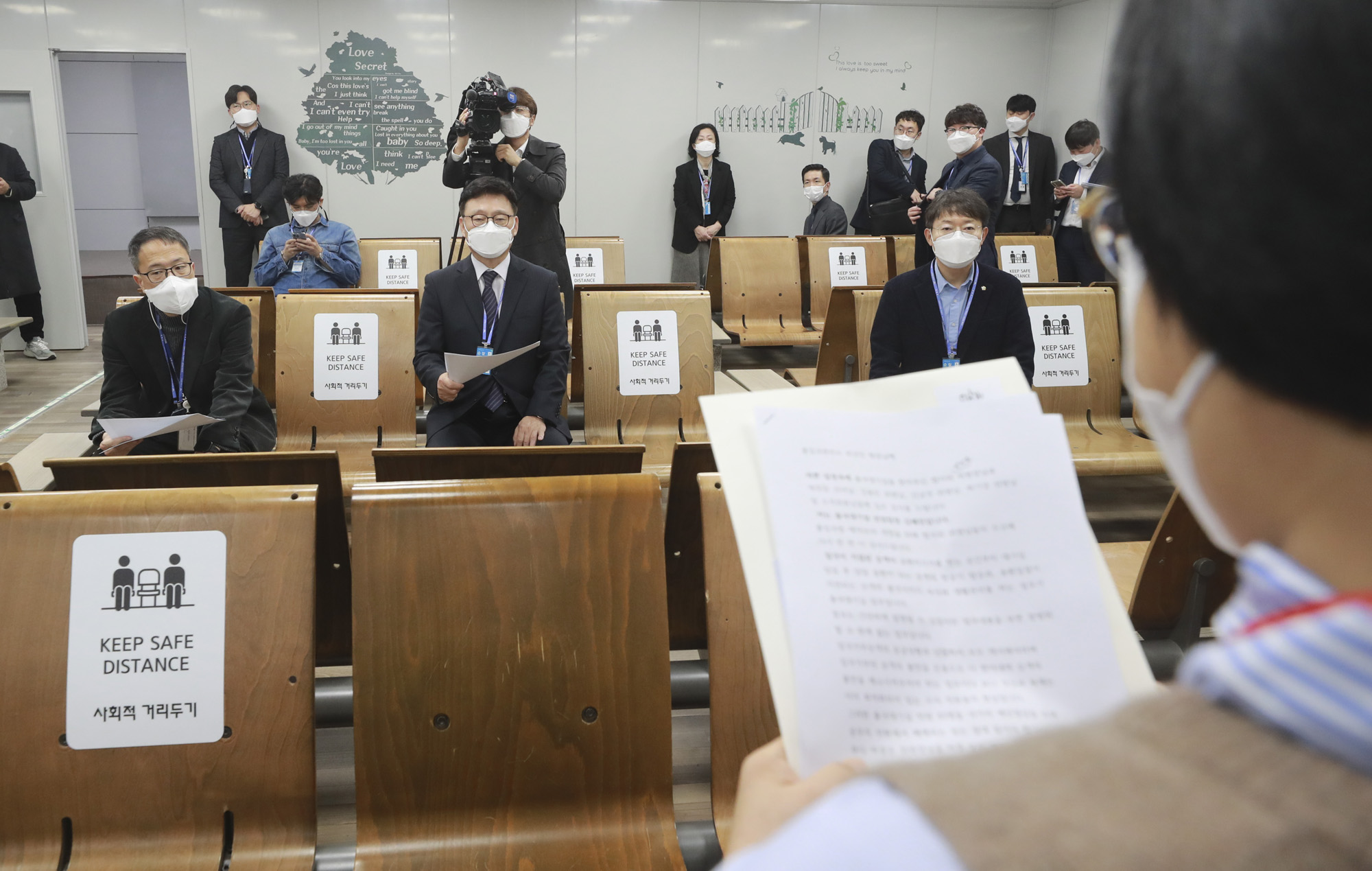 정치;국회;법제사법위원회;인천공항출국대기실 운영실태점검;박광온