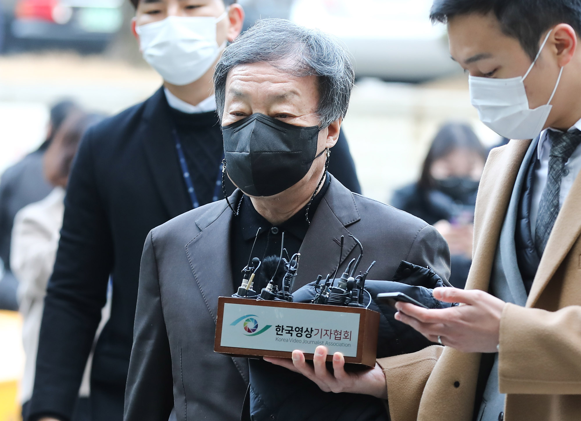 윤우진;윤우진용산세무서장;윤우진스폰서;윤우진접대;윤우진윤대진;윤우진윤석열