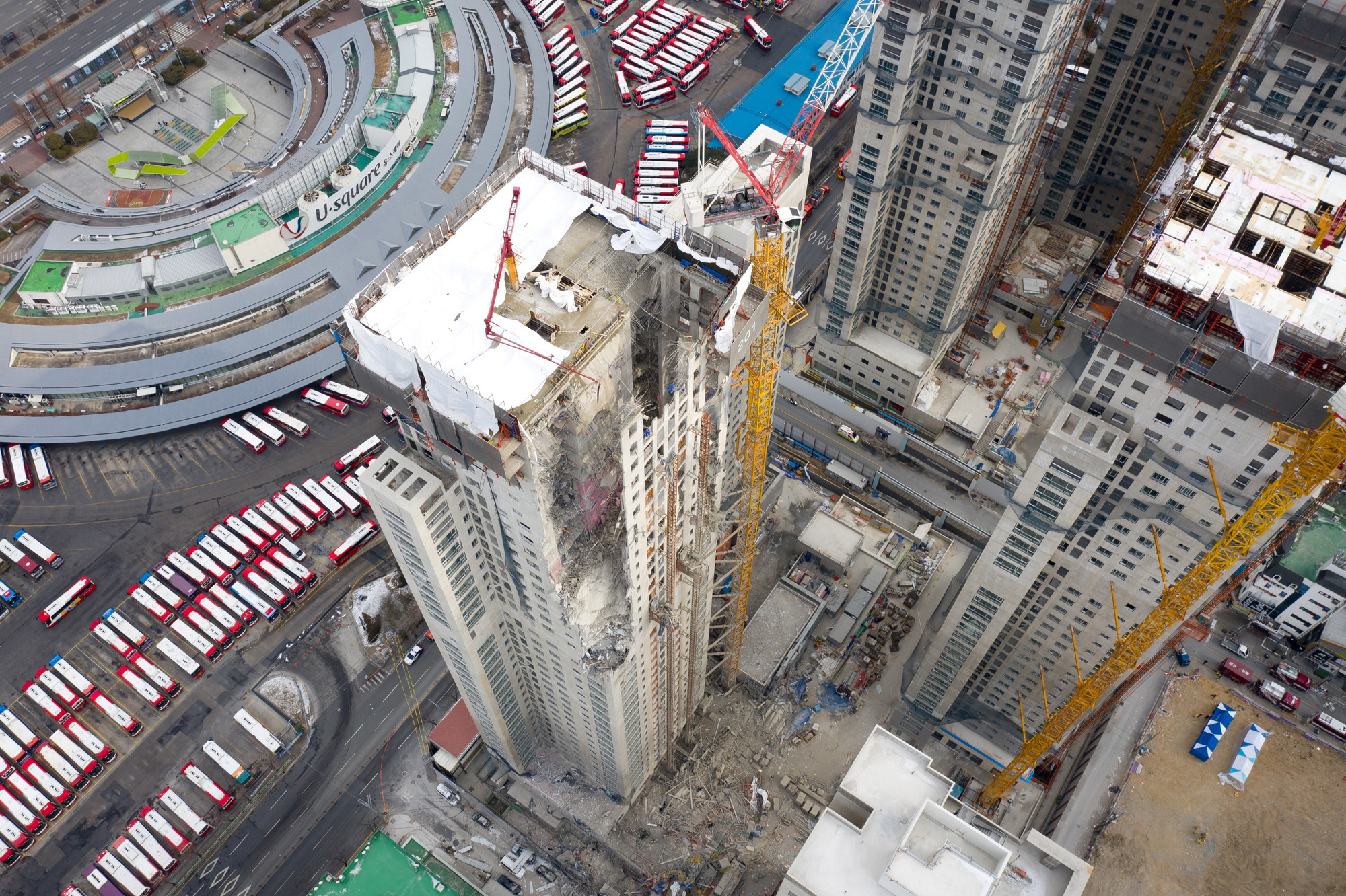 전라남도 광주 화정 아이파크 공사현장 붕귀
