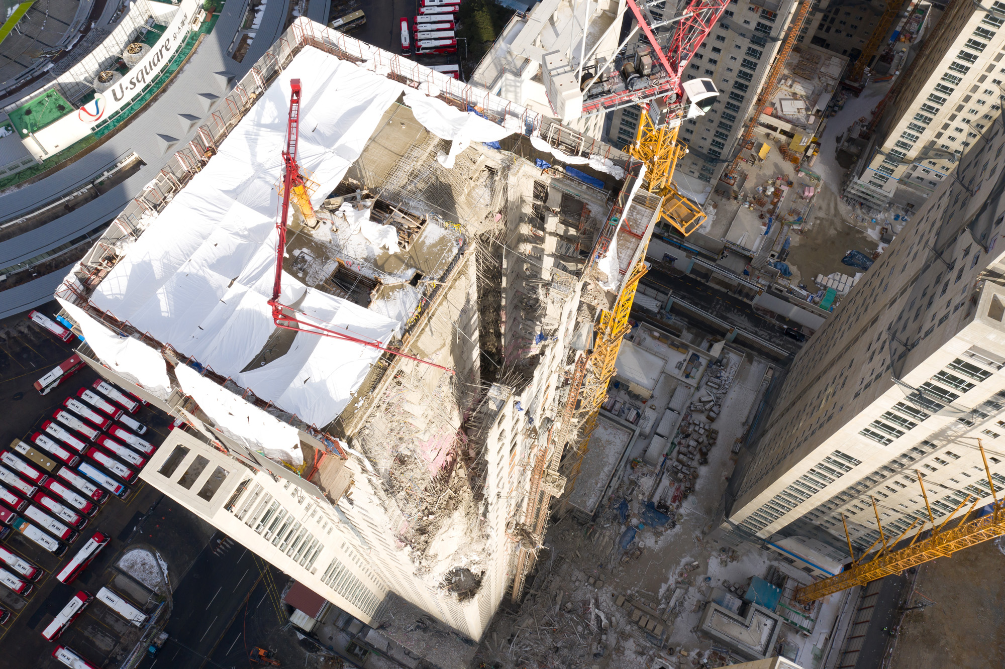전라남도 광주 화정 아이파크 공사현장 붕귀