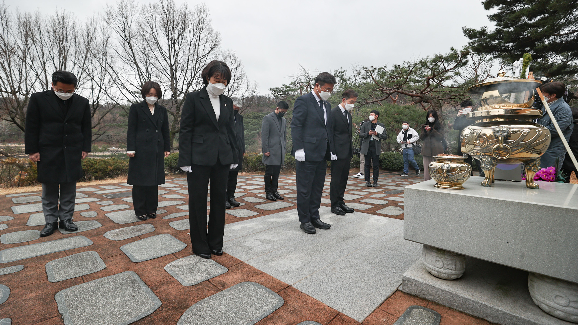 정치;더불어민주당;비상대책위원장;윤호중;현충원