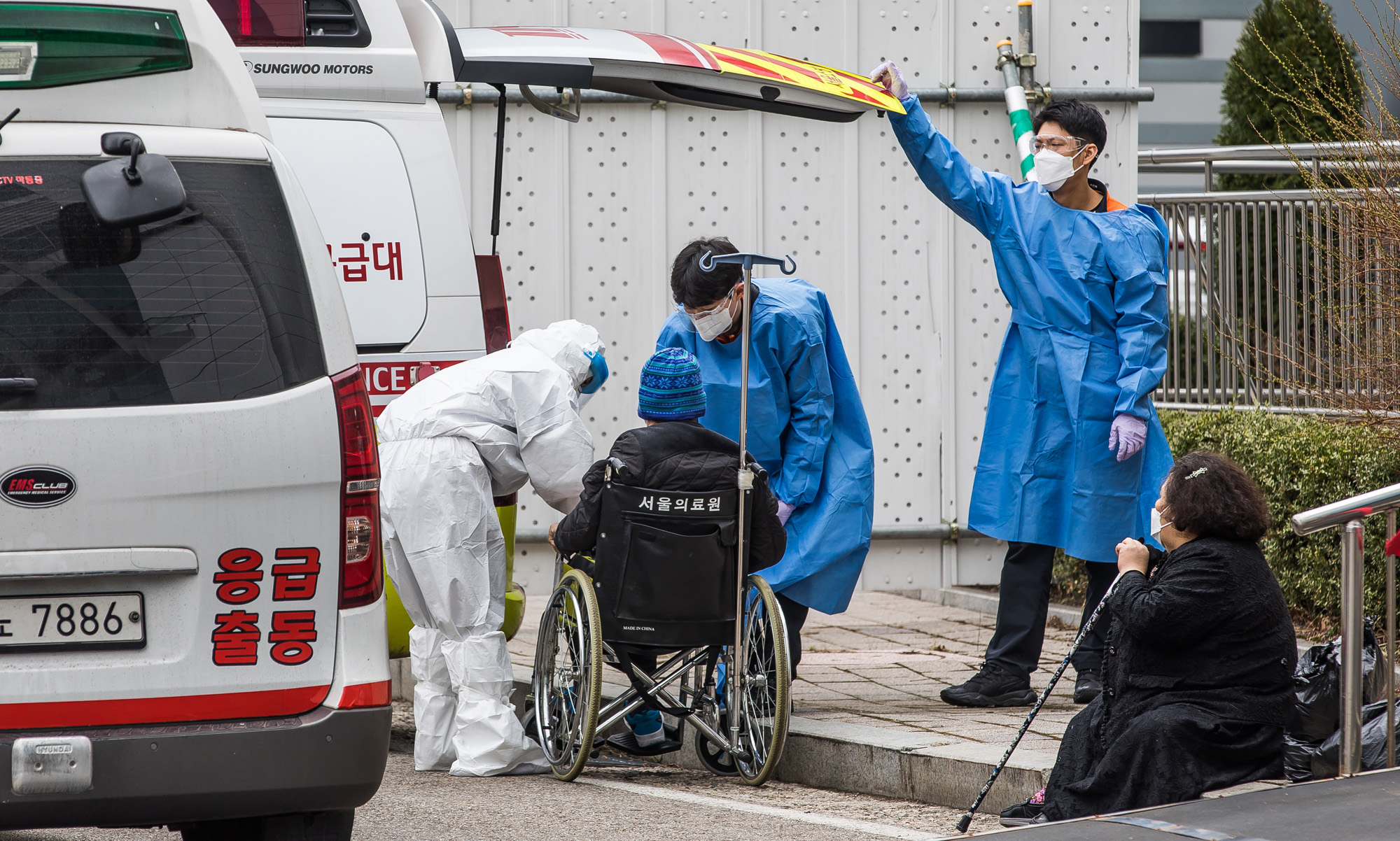 사회;건강;세태;전염병;판데믹;코로나19;신종코로나바이러스감염증;서울의료원;코로나환자이송