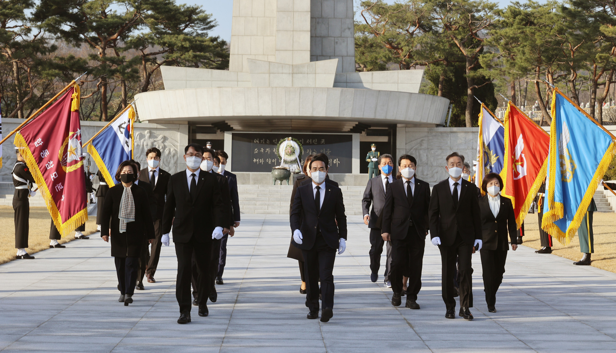 정치;더불어민주당;박홍근;원내대표;현충원