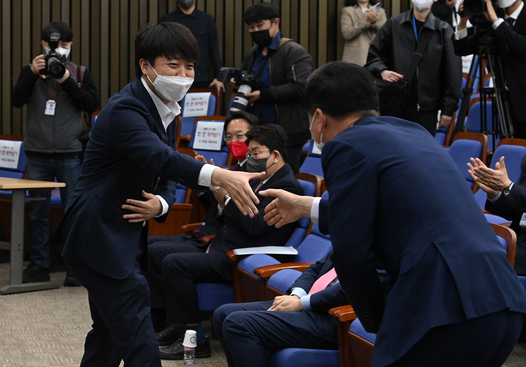 정치;정당;국민의힘;의총;의원총회;원내대표;선출