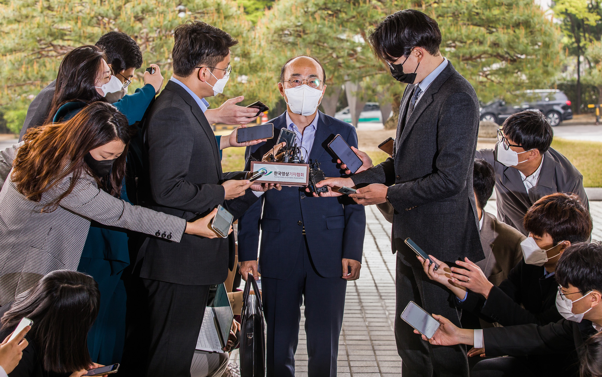 정치;사회;법조;검찰;대검찰청;전국고검장회의;검수완박;검찰수사권조정;검찰수사권완전박탈;긴급전국고검장회의;조종태;광주고검장;여환섭;대전고검장