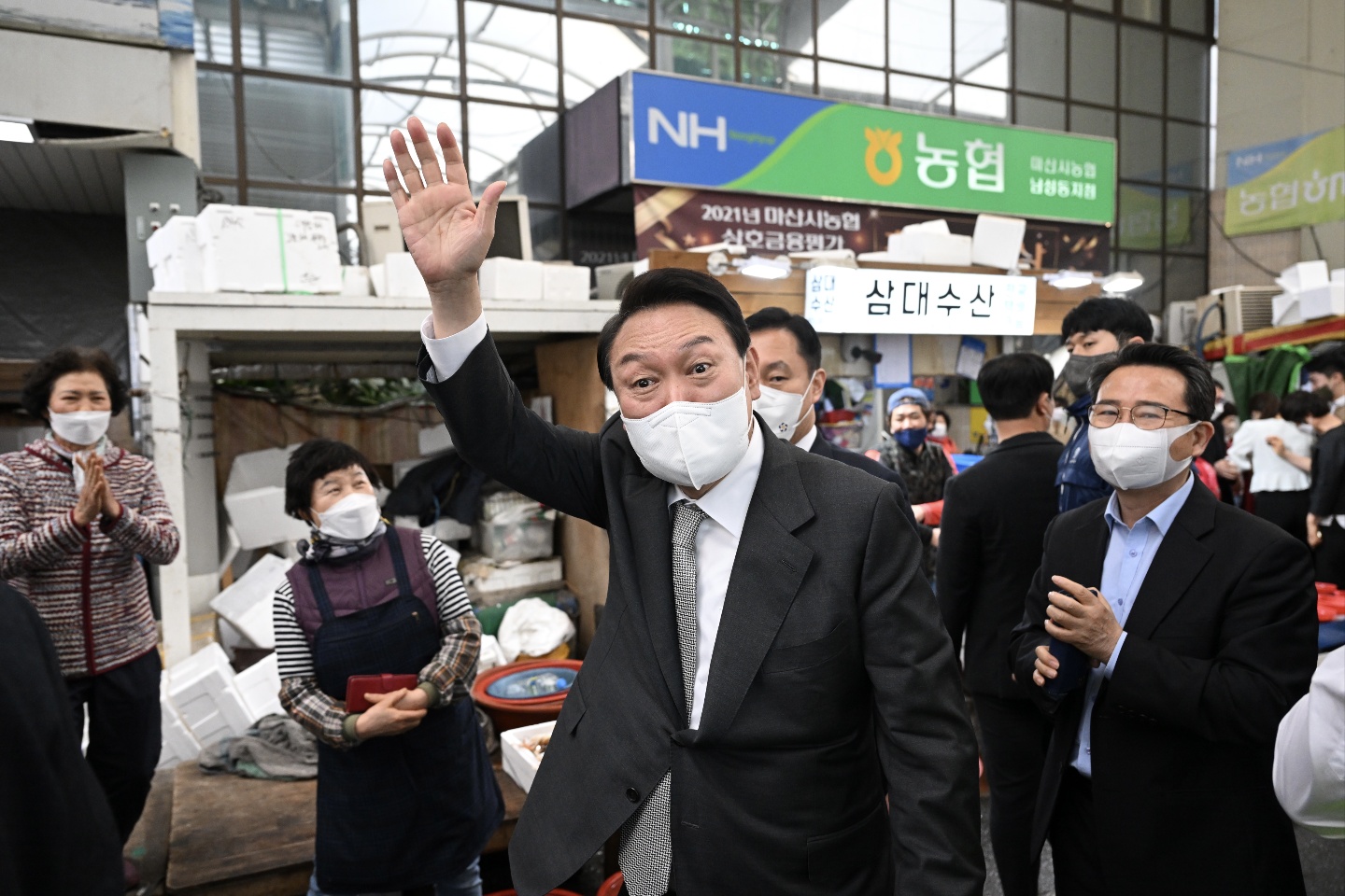 윤석열;운석열창원;윤석열마산;윤석열어시장