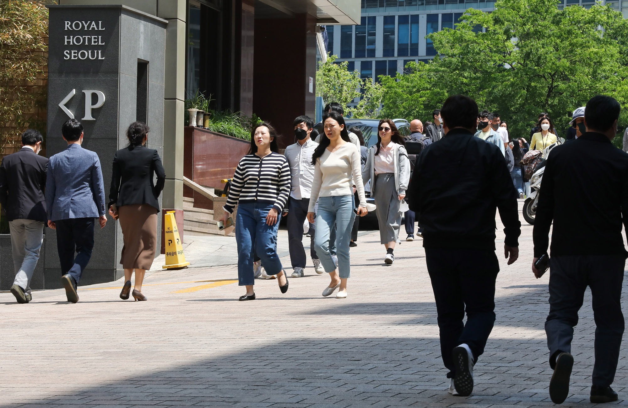 명동거리;마스크;코로나마스크;마스크의무해제