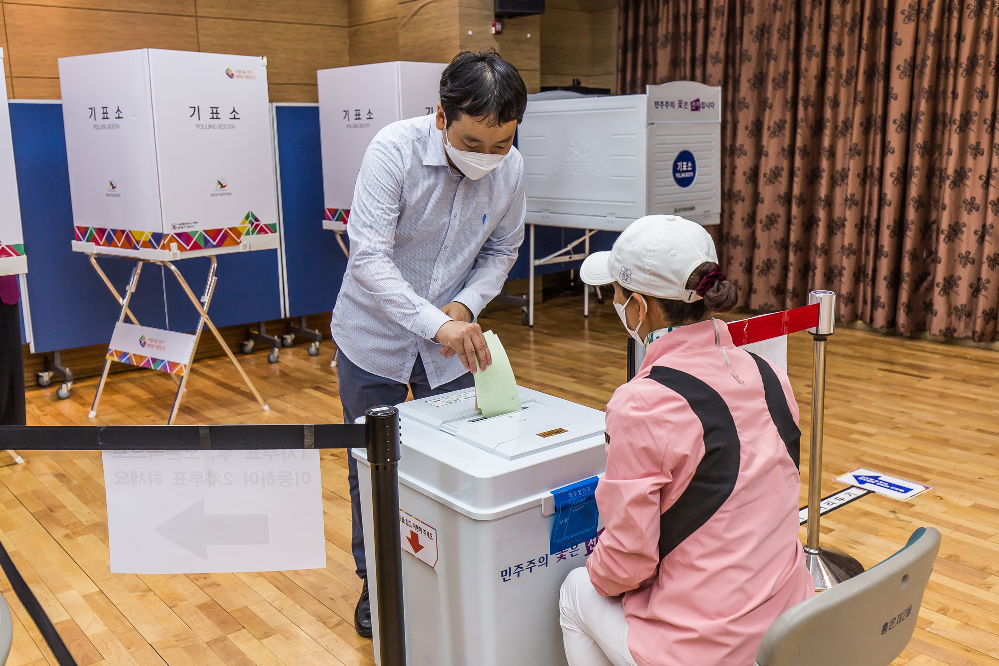 정치;선거;지방선거;지선;제8회전국동시지방선거;홍은2동주민센터;홍은제2동제5투표소;투표;투표소스케치