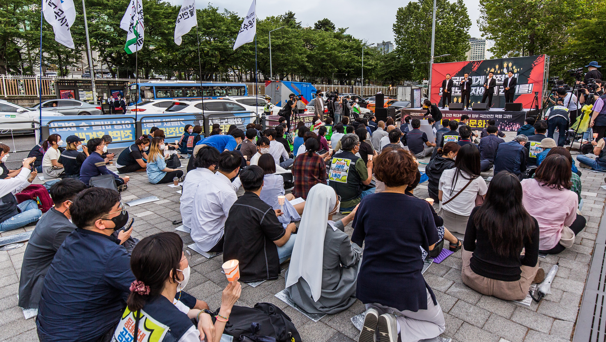 사회;집회;시위;민주노총;공공운수노조;화물연대본부;화물연대파업;화물연대안전운임제;용산대통령집무실;윤석열정부;윤석열집무실
