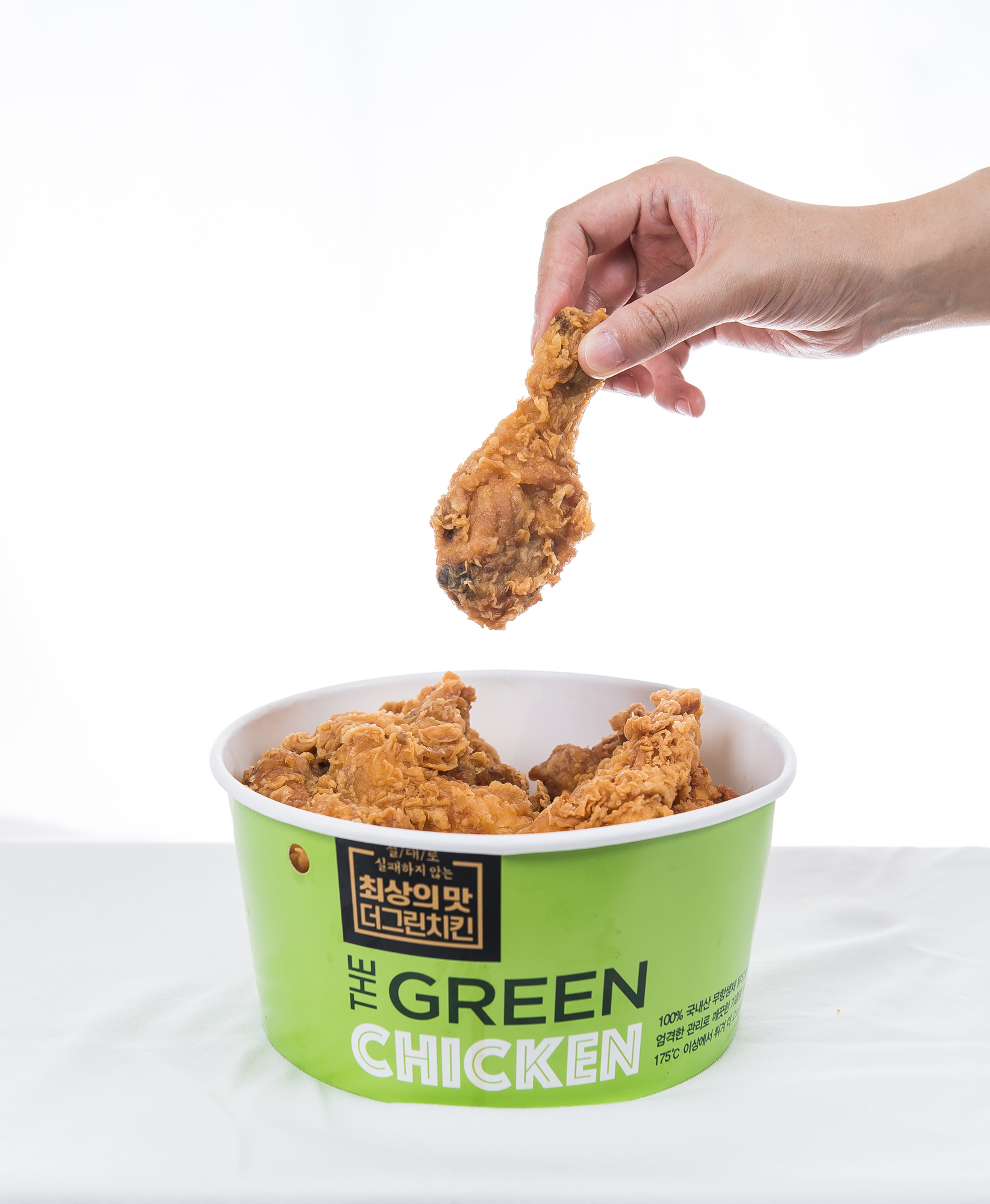 경제;외식업;음식;치킨;치킨값3만원시대;프랜차이즈치킨;대형마트치킨;롯데마트한통치킨;통큰치킨;홈플러스더그린치킨