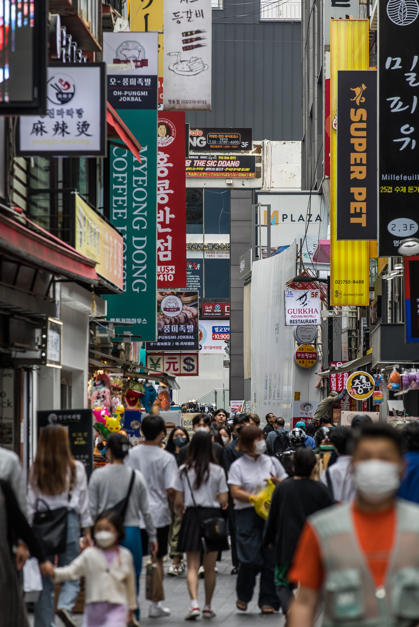 사회;세태;코로나19;신종코로나바이러스감염증;사회적거리두기해제;명동거리;명동거리인파