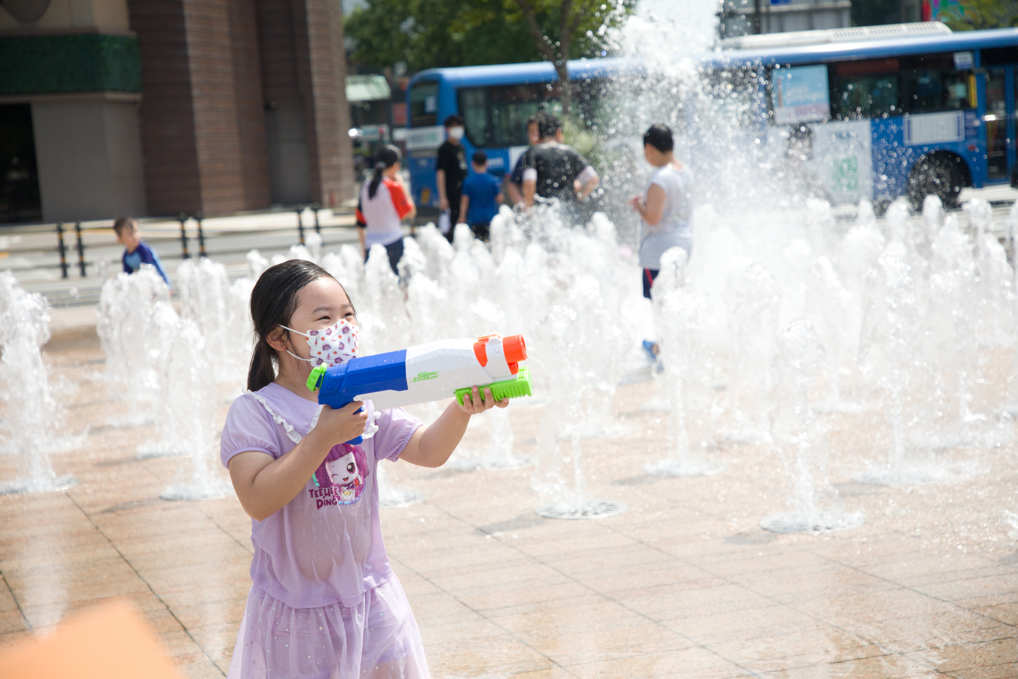 사회;세태;무더위;여름;서울;시청광장;분수대;물놀이