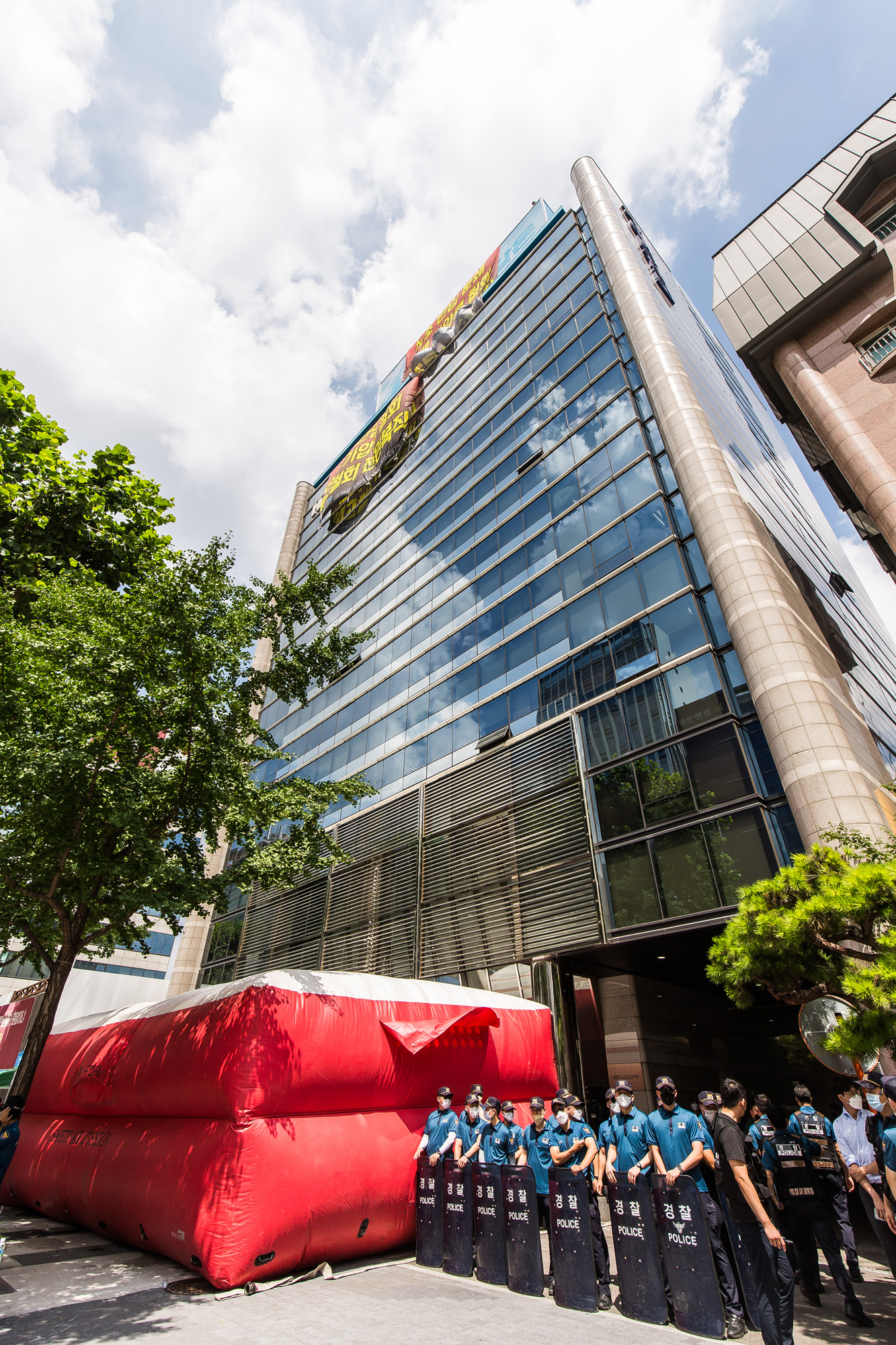 사회;집회;시위;점거농성;옥상점거농성;하이트진로;민주노총;하이트진로빌딩옥상점거농성;전국민주노동조합총연맹공공운수노조화물연대