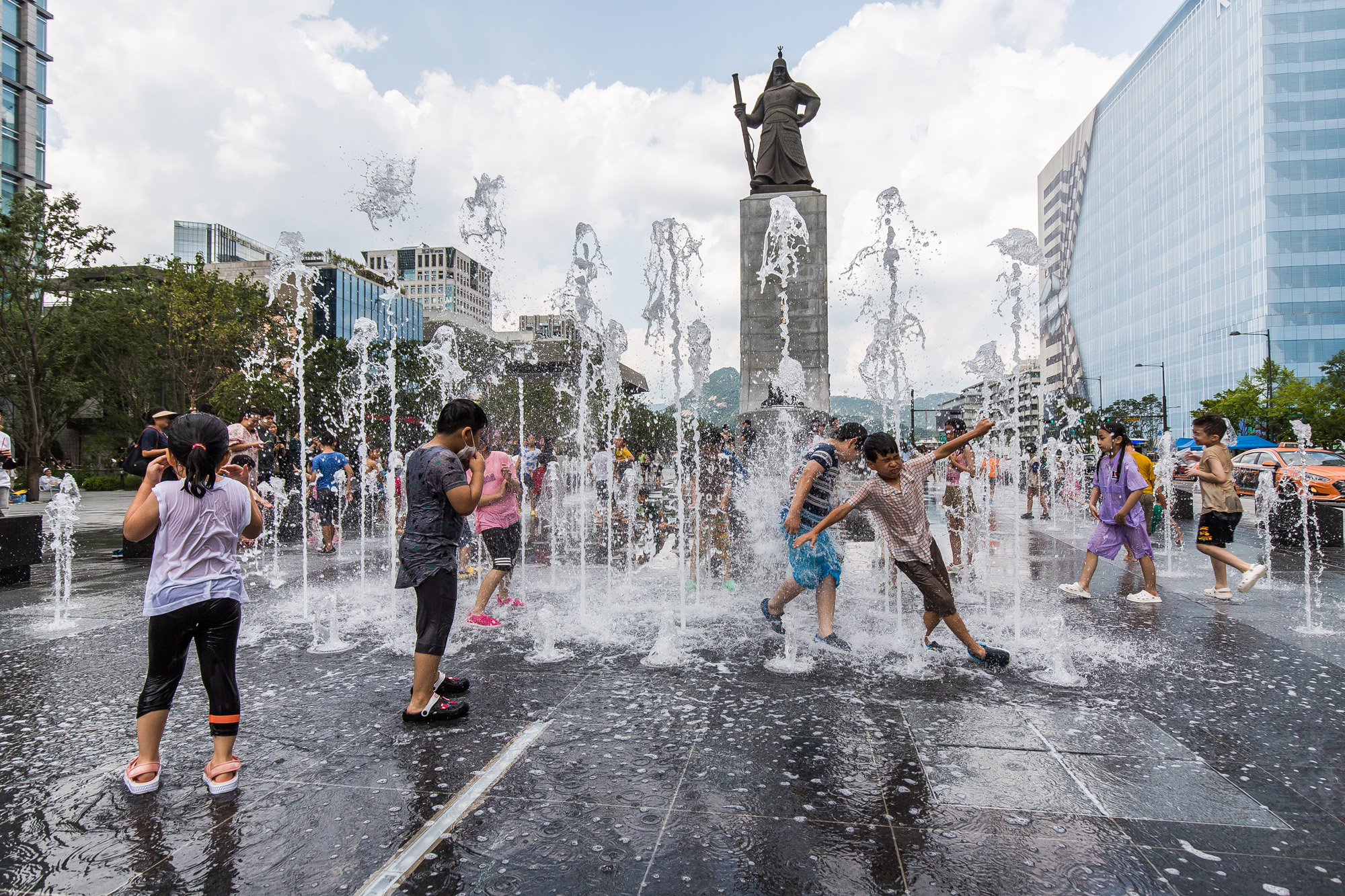 사회;세태;날씨;폭염스케치;여름;더위스케치;물놀이;광화문광장;광화문바닥분수