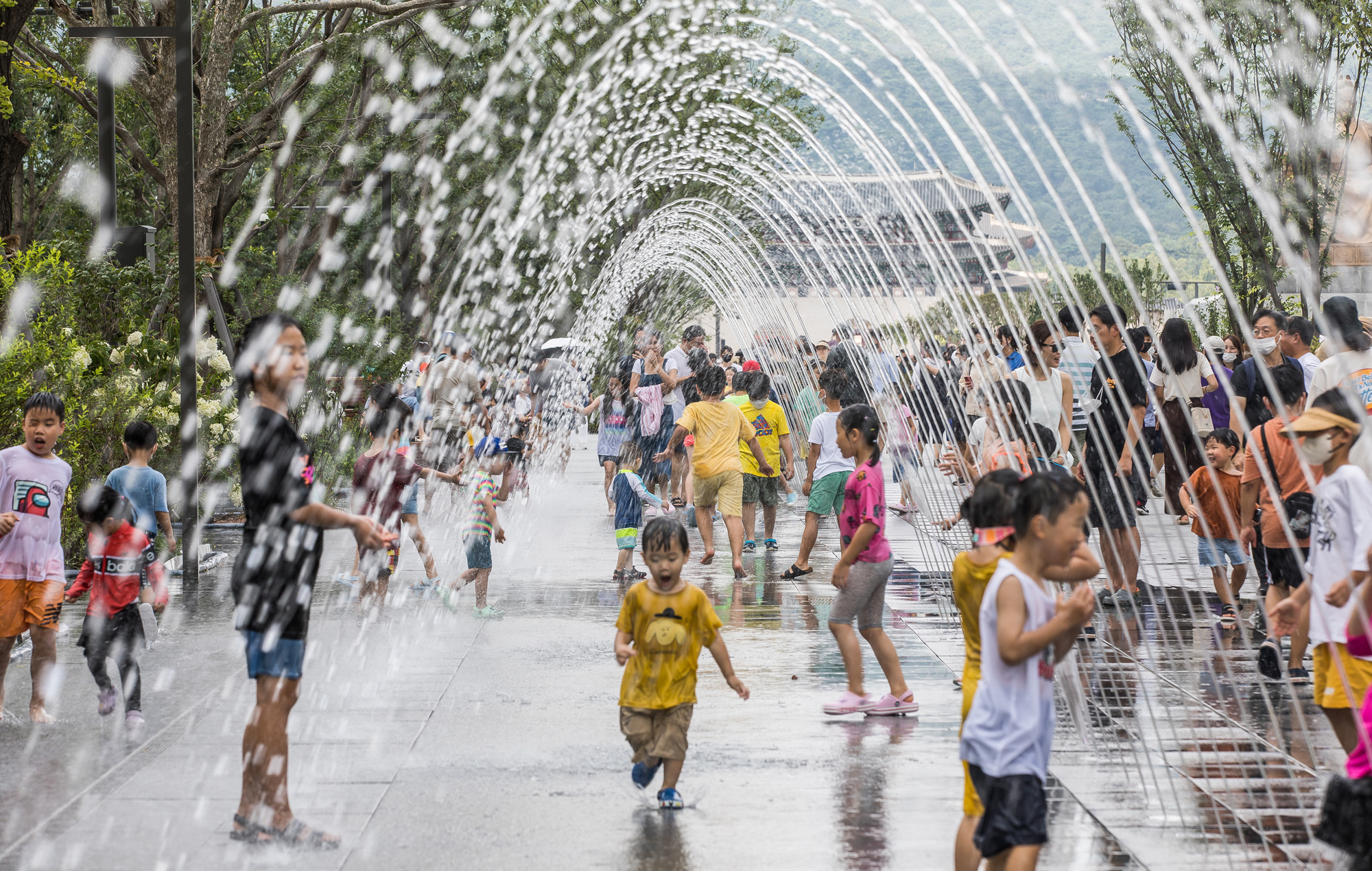 사회;세태;날씨;폭염스케치;여름;더위스케치;물놀이;광화문광장;광화문바닥분수