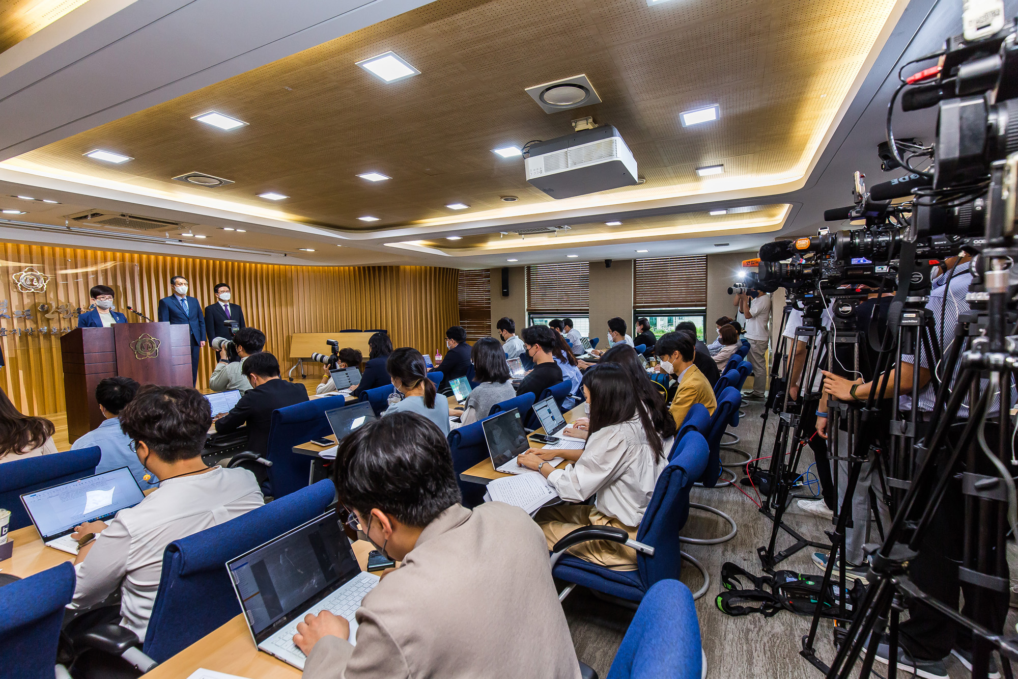 사회;사건사고;군관련사고;특검;특별검사;안미영특검;공군성폭력사건;이예람중사사망사건;서울지방변호사회관