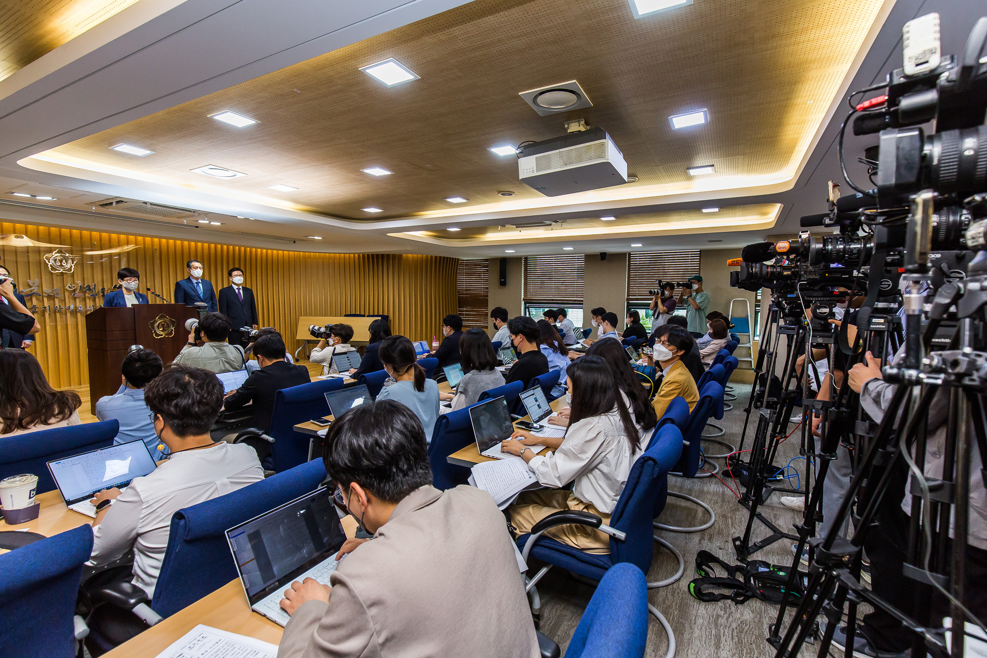 사회;사건사고;군관련사고;특검;특별검사;안미영특검;공군성폭력사건;이예람중사사망사건;서울지방변호사회관