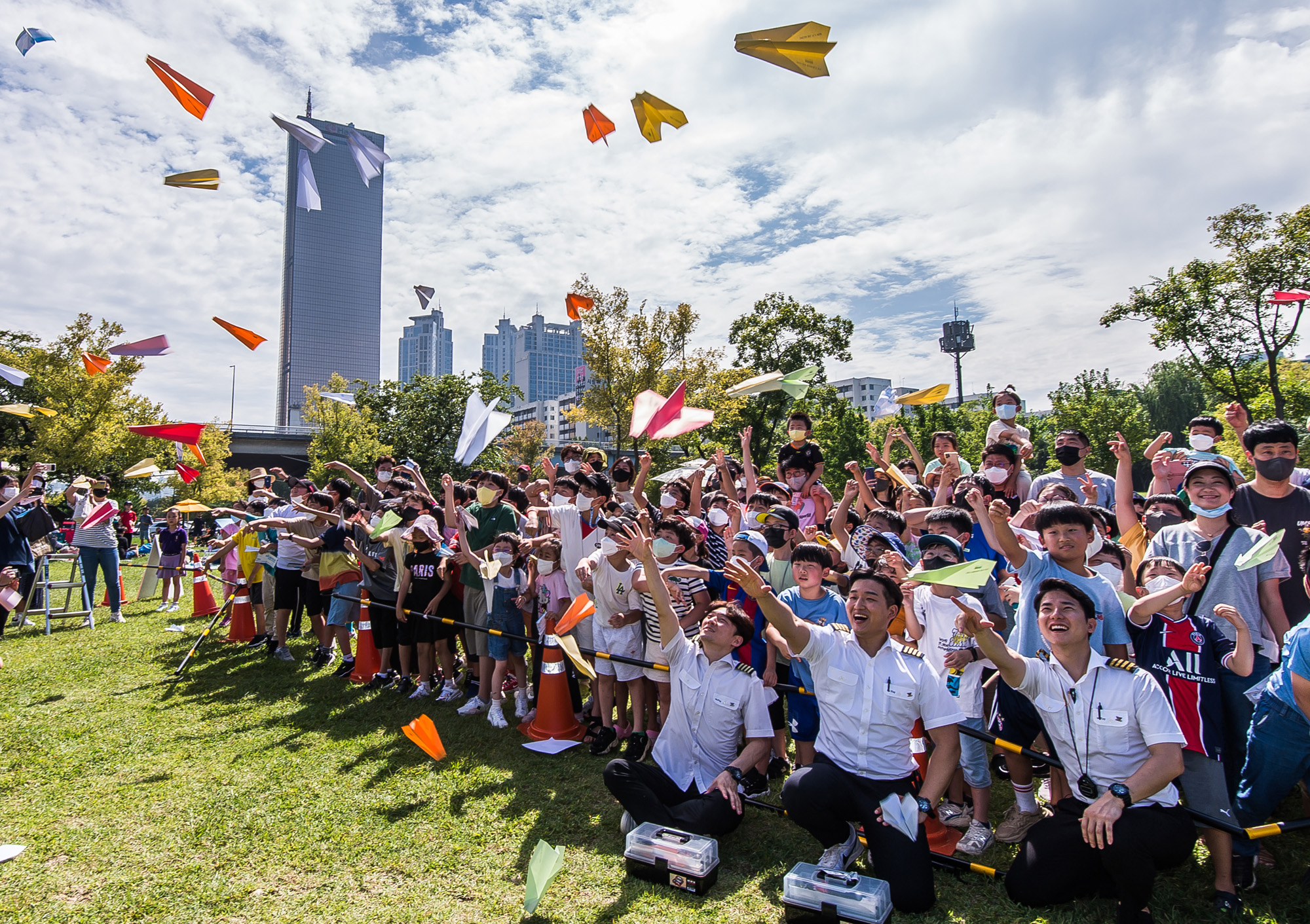 사회;문화;행사;축제;한강종이비행기축제;한강종이비행기대회;여의도한강공원