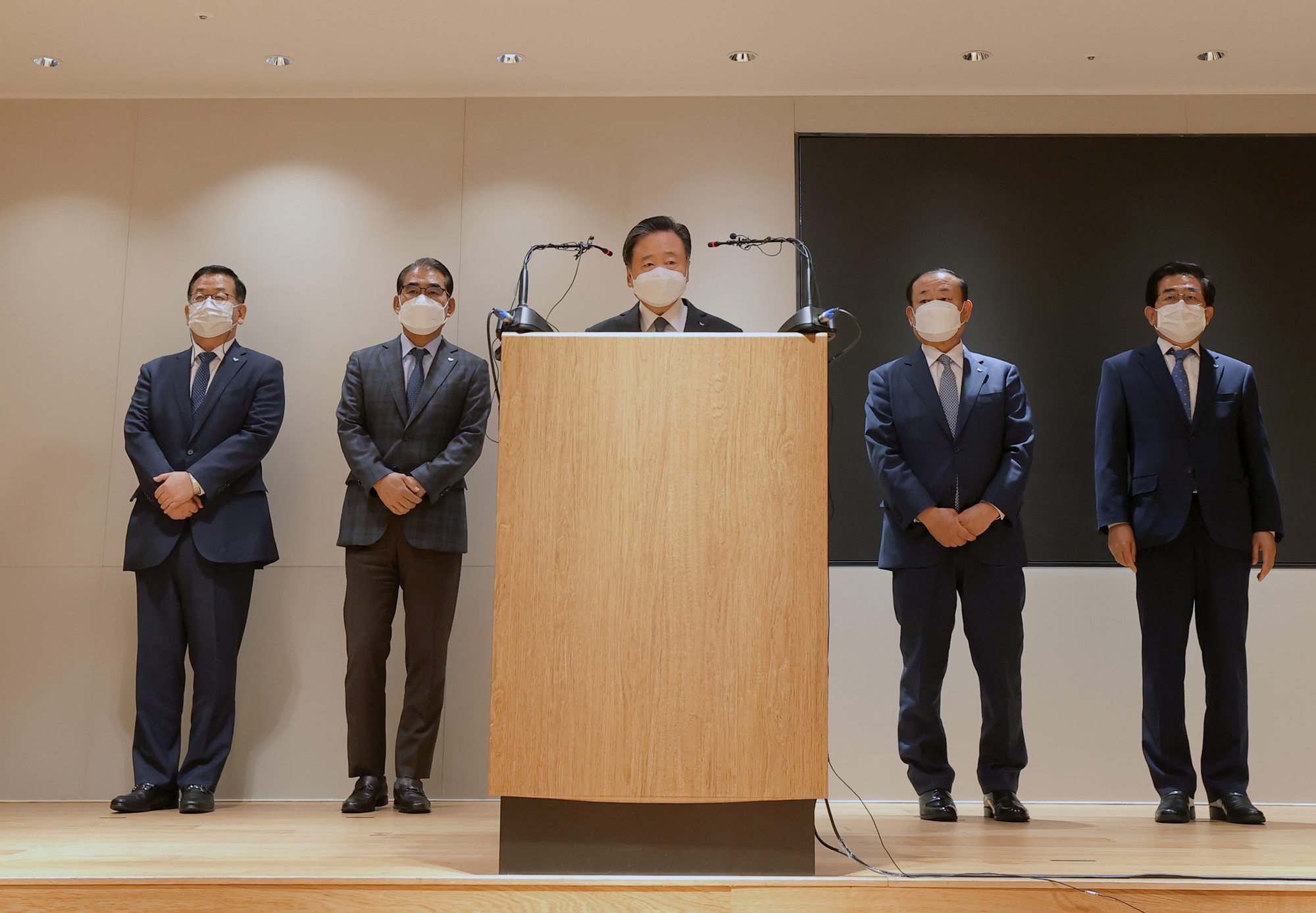 경제;기업;SPC;허영인;회장;사과;기자회견