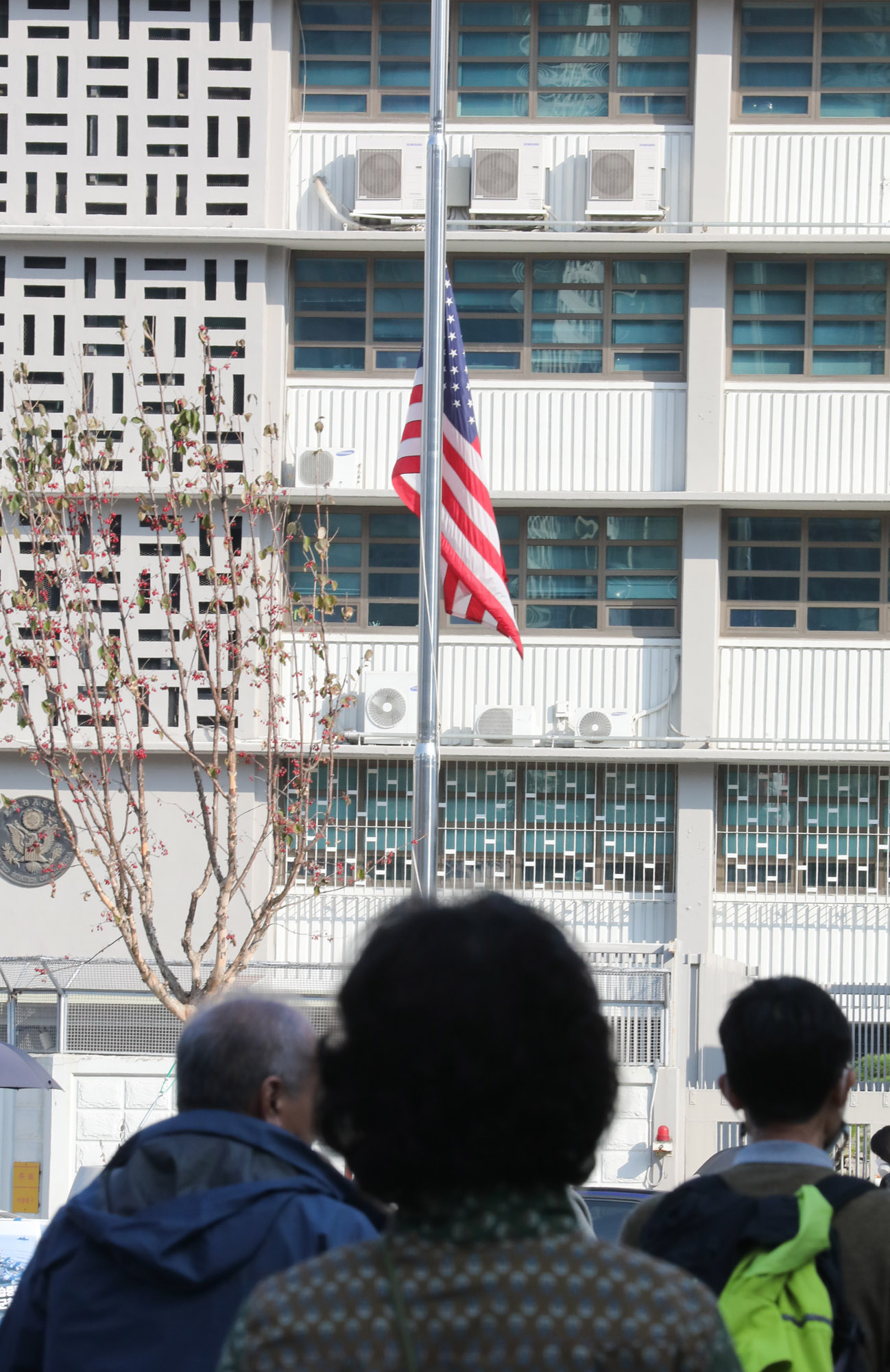 이태원참사;태극기;근조기;핼러윈;할로윈;정부청사태극기