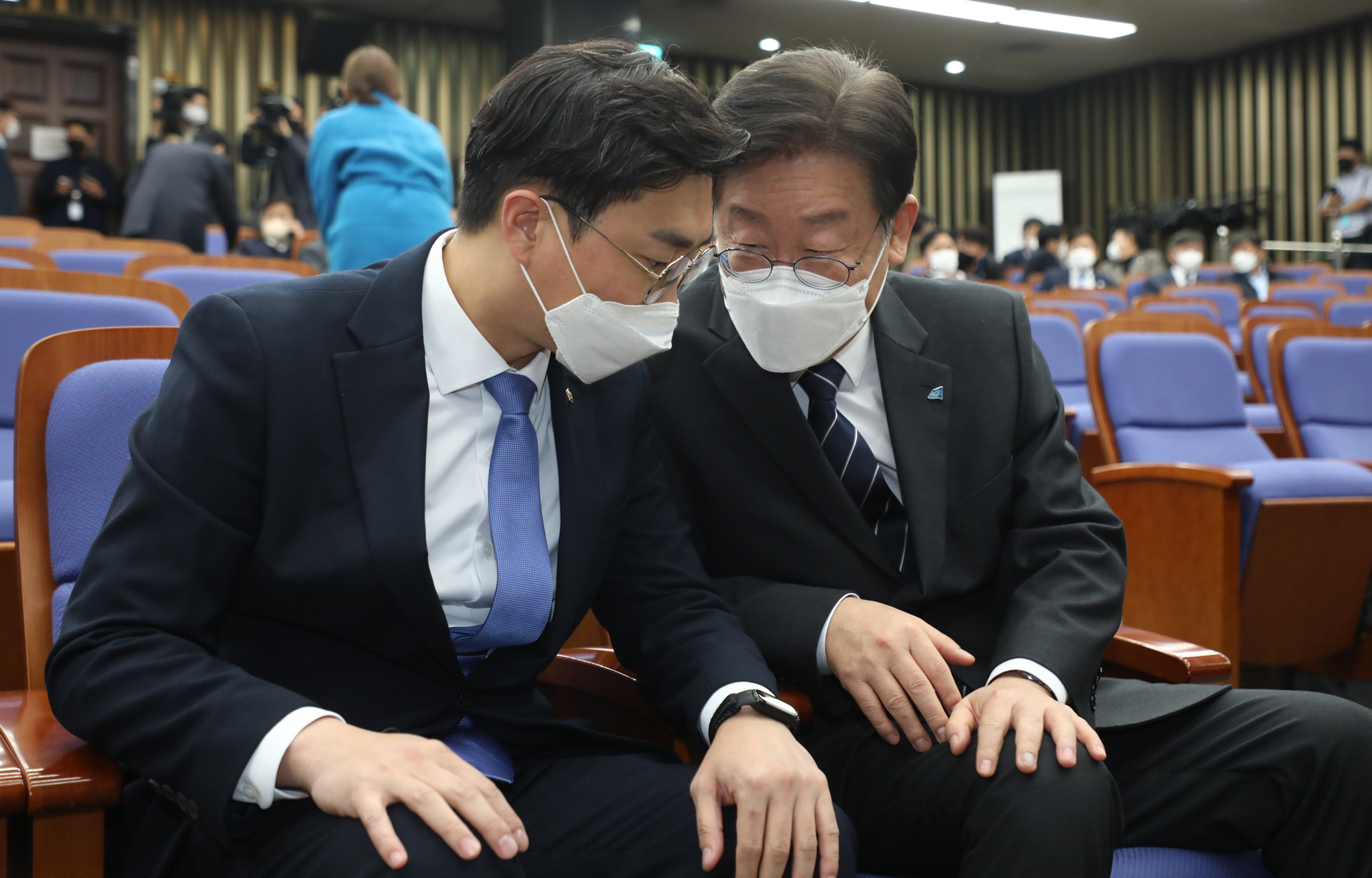 정치;국회;더불어민주당 의원총회;이재명;장경태