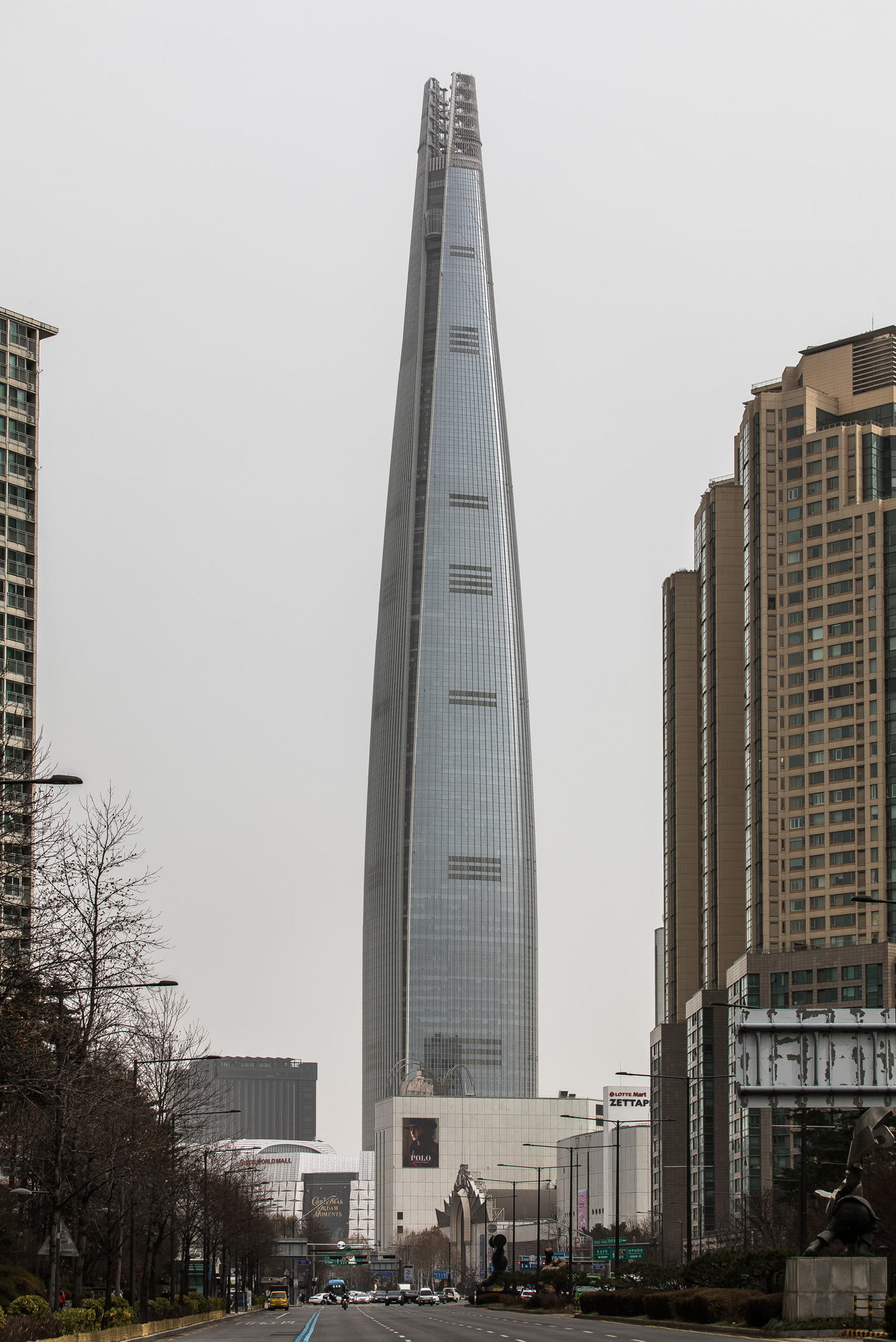 경제;빗썸브로커;롯데월드타워;가상화폐;암호화폐;코인거래소;빗썸;가상화폐거래소