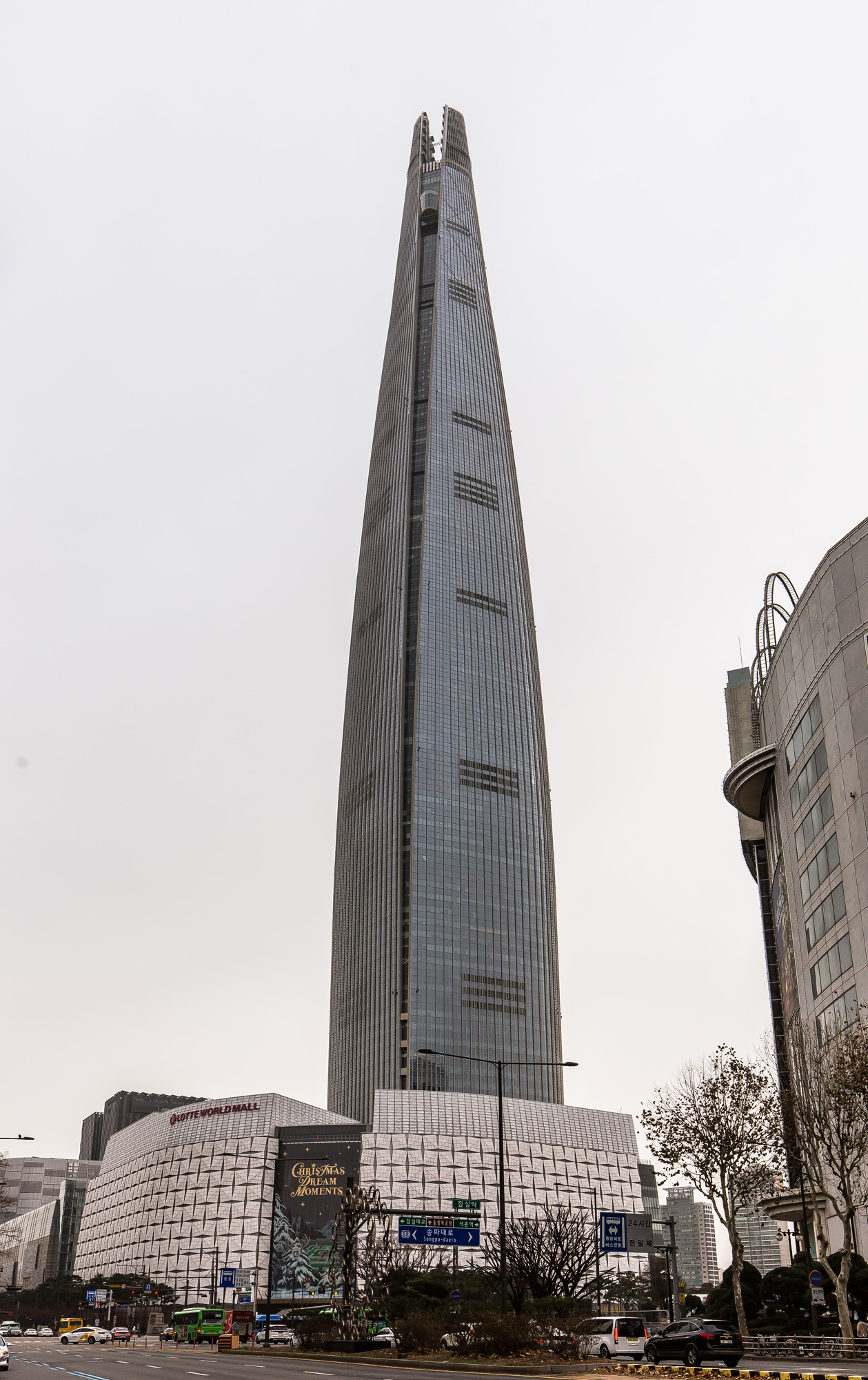 경제;빗썸브로커;롯데월드타워;가상화폐;암호화폐;코인거래소;빗썸;가상화폐거래소