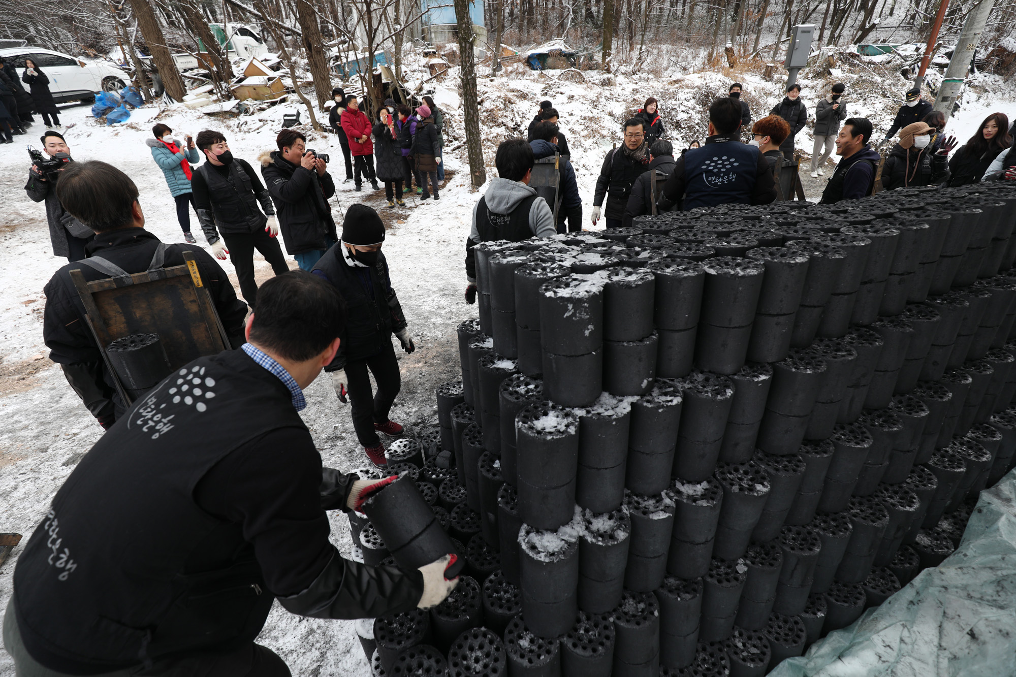 정치;국회;국민의힘연탄나눔봉사활동;정진석;구룡마을