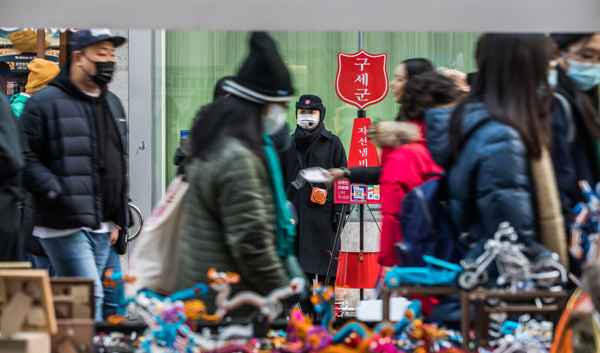 사회;세태;구세군;구세군자선냄비;명동거리;자선냄비모금활동