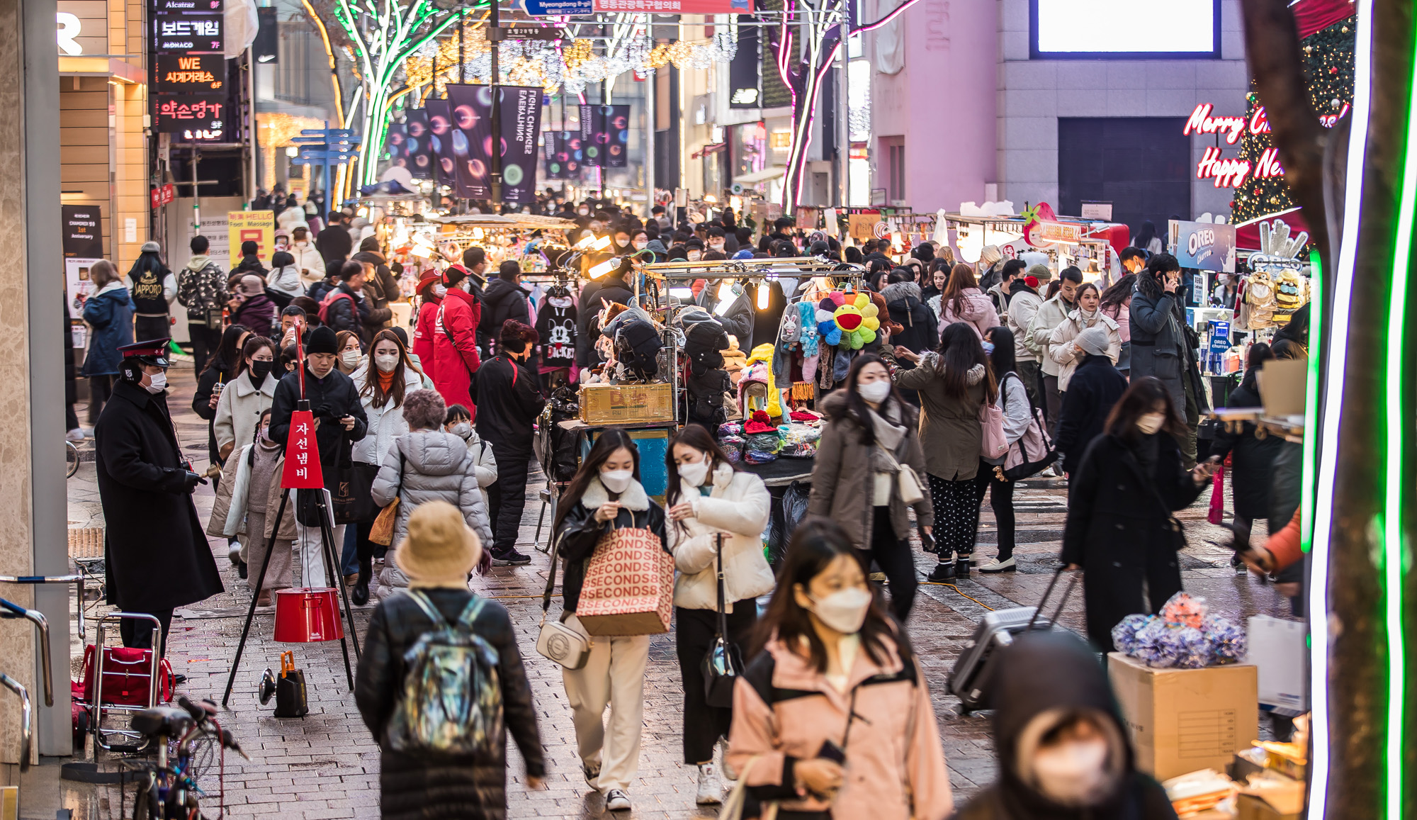 사회;세태;구세군;구세군자선냄비;명동거리;자선냄비모금활동