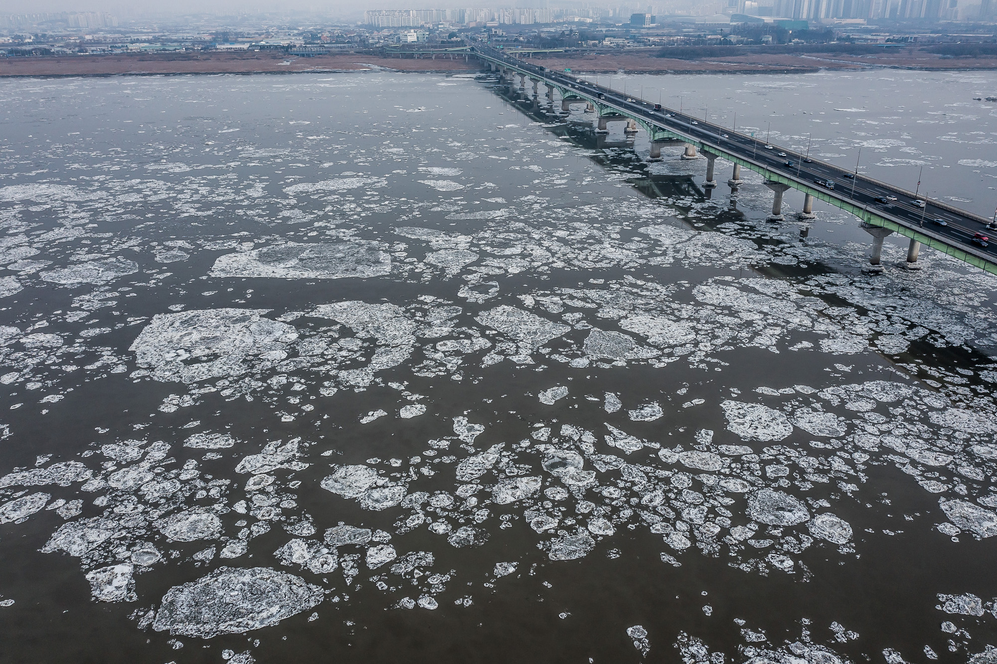 사회;세태;스케치;날씨스케치;강추위;한파스케치;한강결빙;한강얼음;일산대교