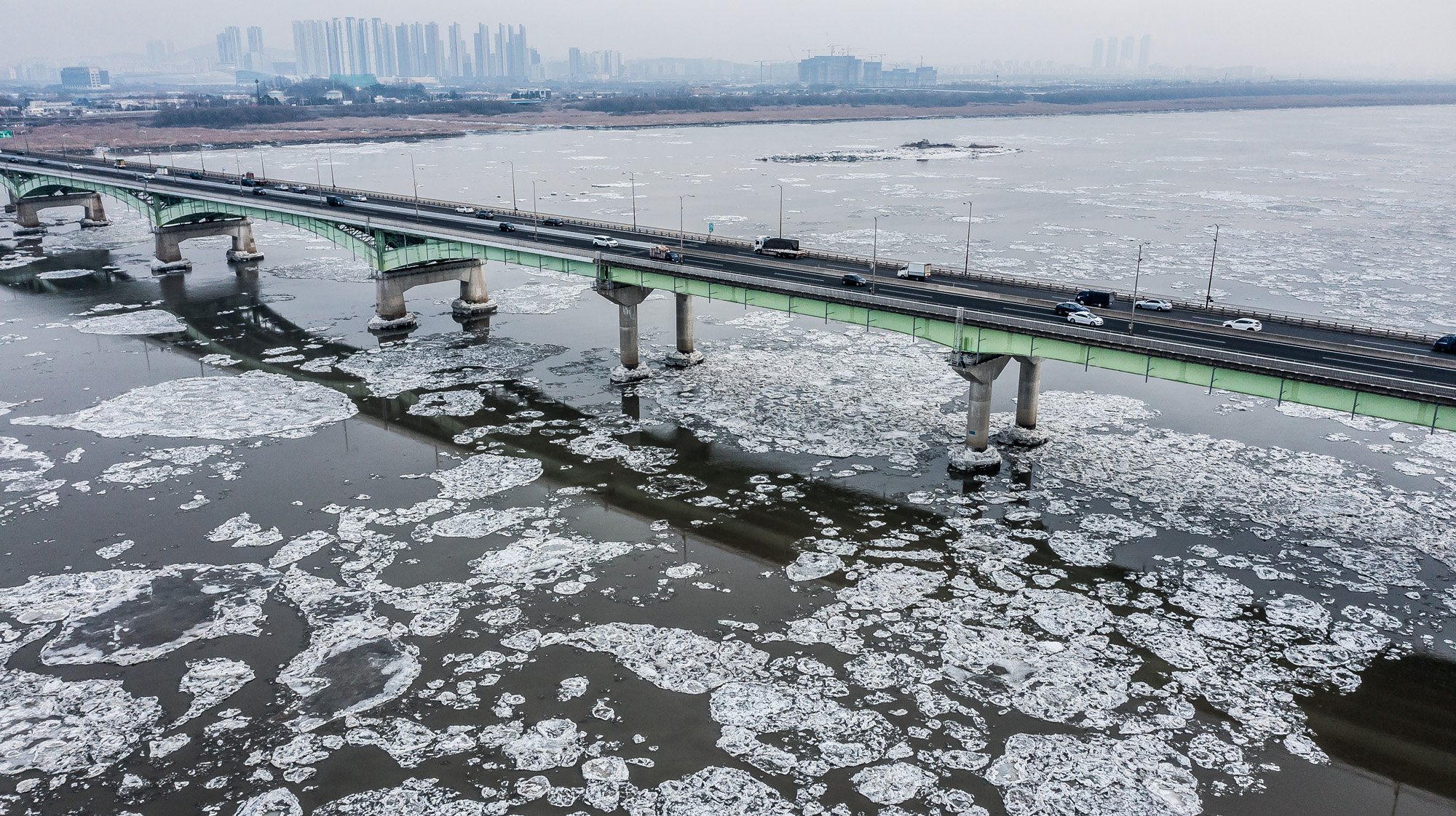 사회;세태;스케치;날씨스케치;강추위;한파스케치;한강결빙;한강얼음;일산대교