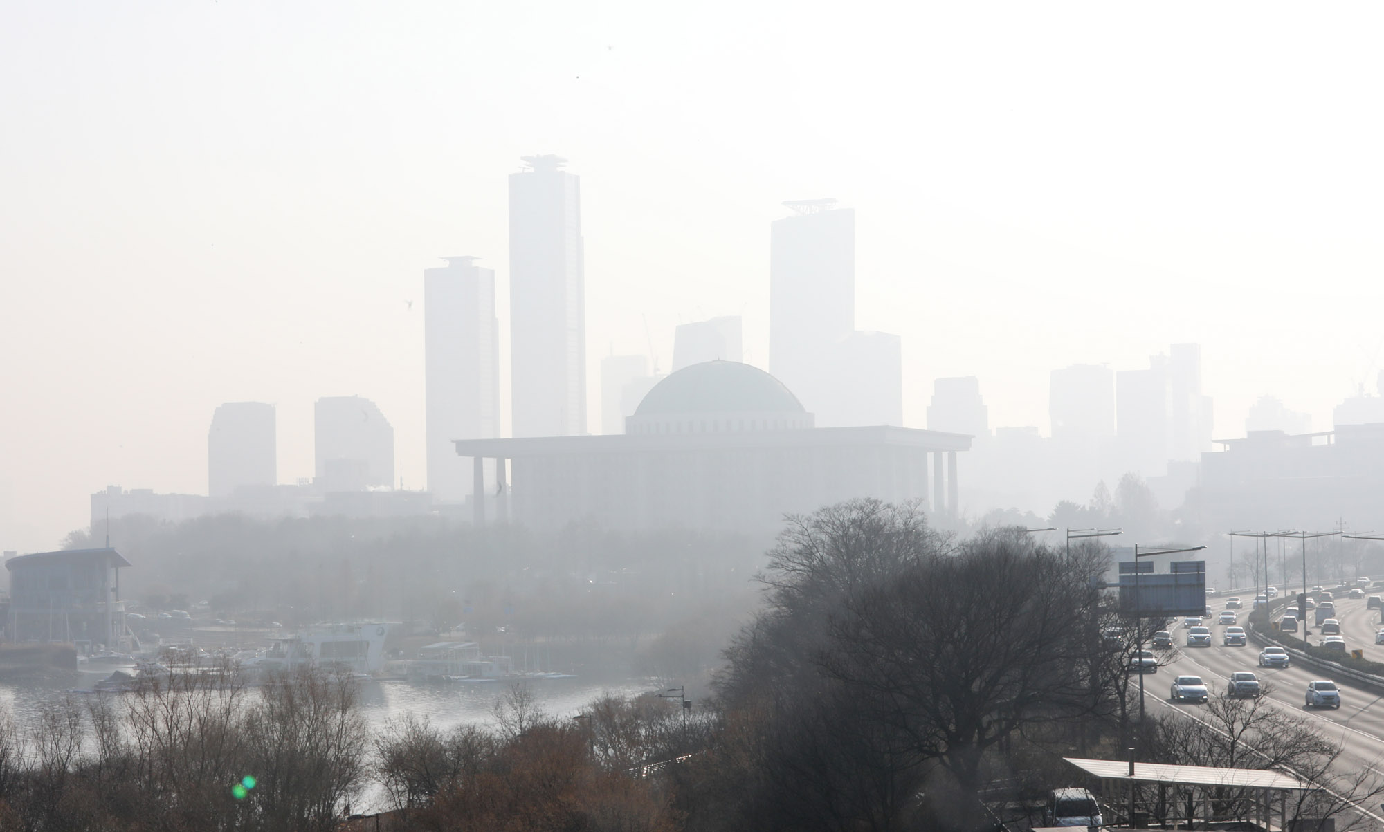 미세먼지스케치;미세먼지;황사;중국발;서울도심;뿌연도시;국회의사당