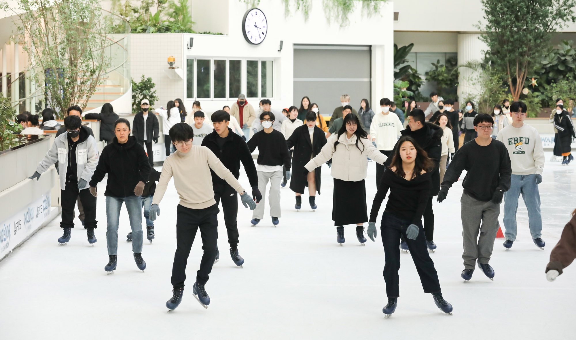 실내마스크해제;롯데월드;마스크;코로나마스크