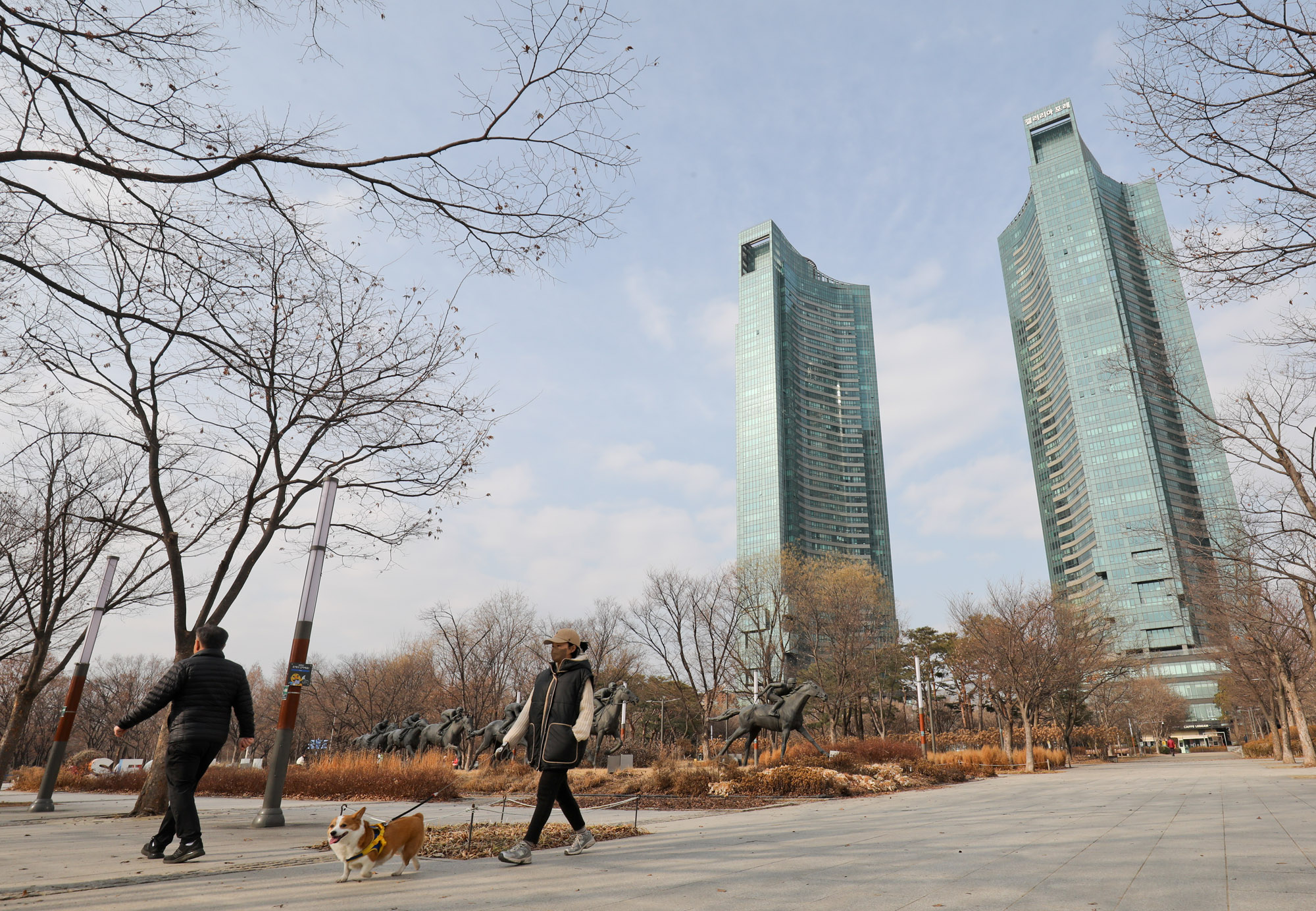 갤러리아포레;갤러리아 포레;성수동건물;서울숲;주상복합