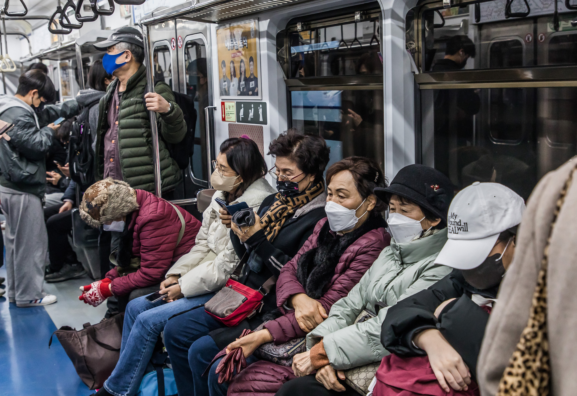 사회;세태;노인무임승차;지하철노인무임승차논쟁;실버택배;파고다공원;탑골공원;우대용교통카드;우대권교통카드;어르신택배