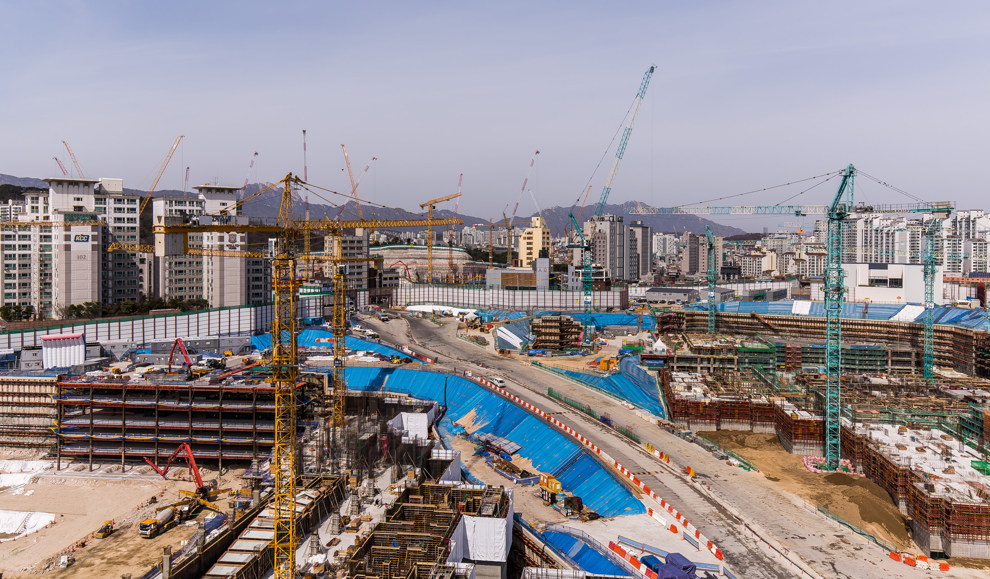 사회;건설업;타워크레인;타워크레인기사;타워크레인조종사;건설현장;신축공사현장