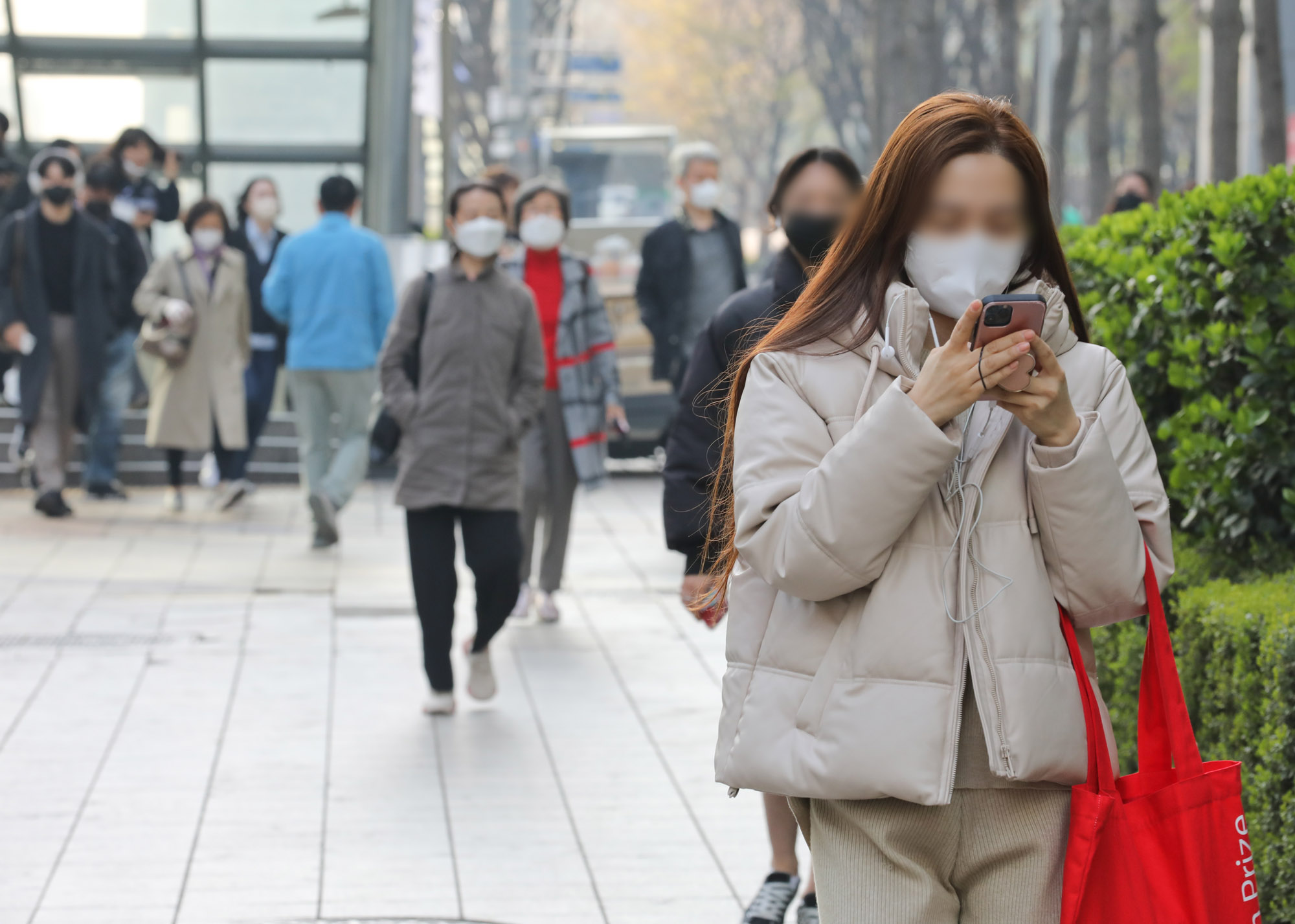 직장인;여성직장인;출근길;강남출근길