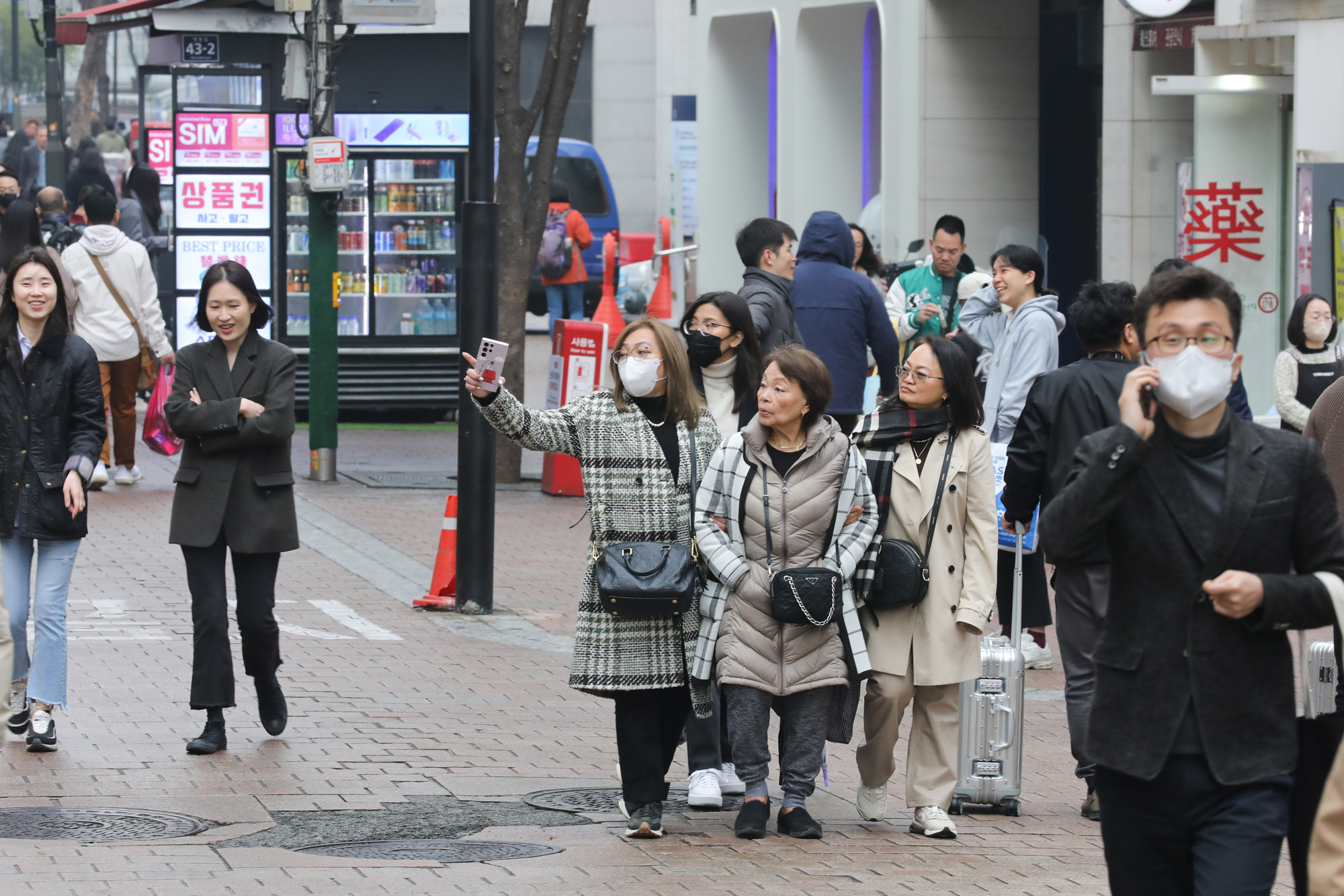 명동;명동상권;명동외국인
