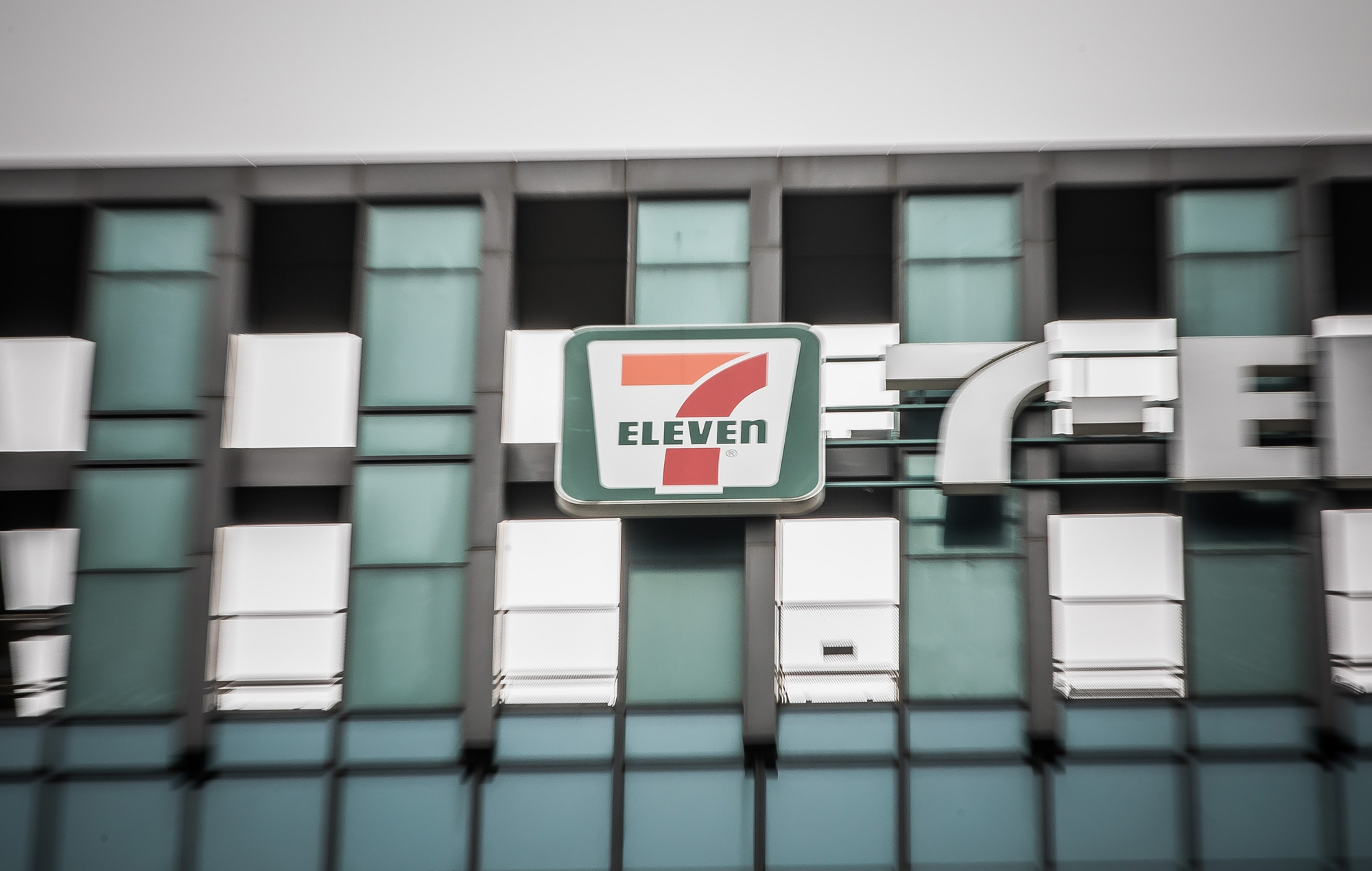 경제;건물;롯데;롯데쇼핑;시그니쳐타워;세븐일레븐;7-Eleven;편의점;외국계편의점;일본편의점;세븐&아이홀딩스