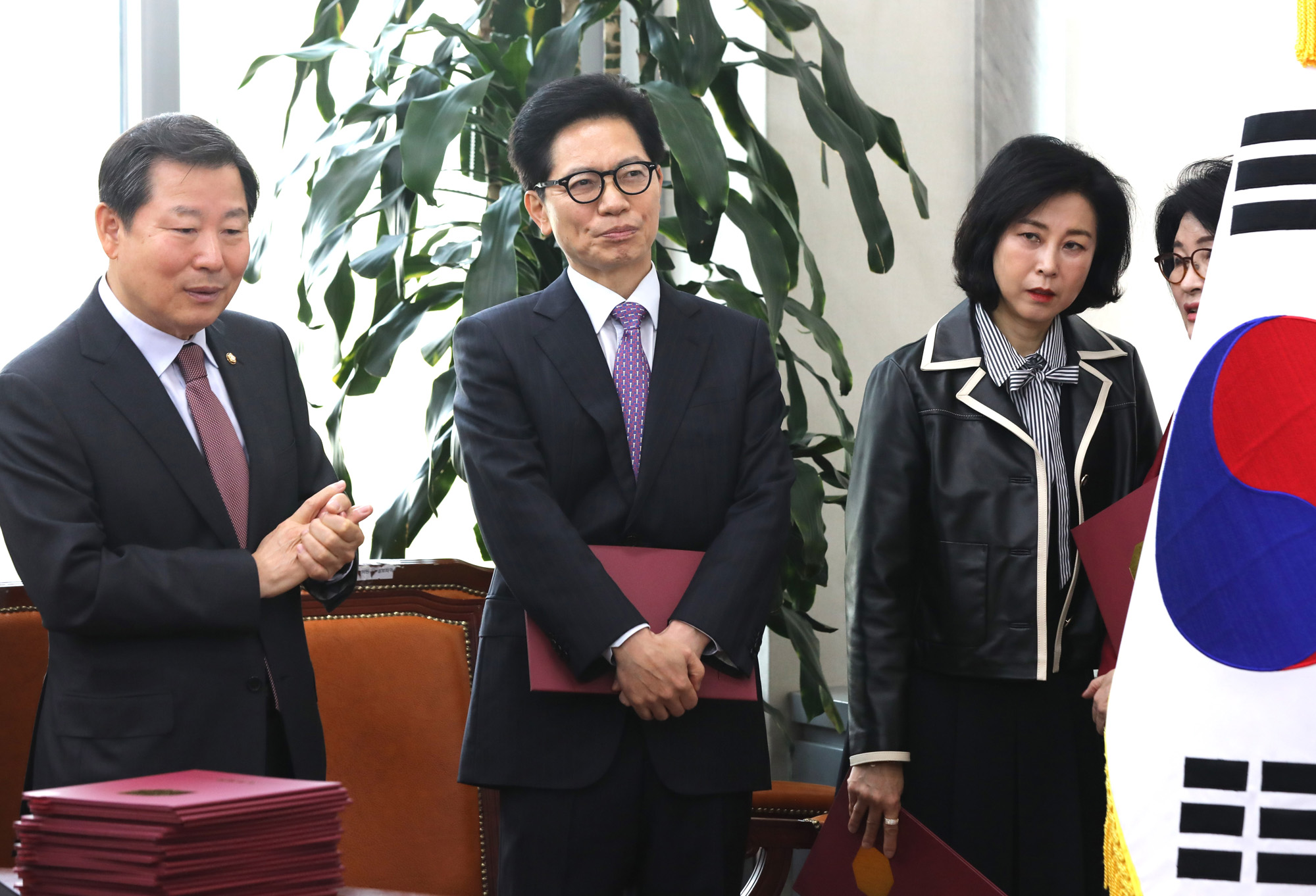 정치;국회;국민의힘주요당직자임명장수여식;황정근 중앙윤리위원회위원장;신의진 당무감사위원장;김기현