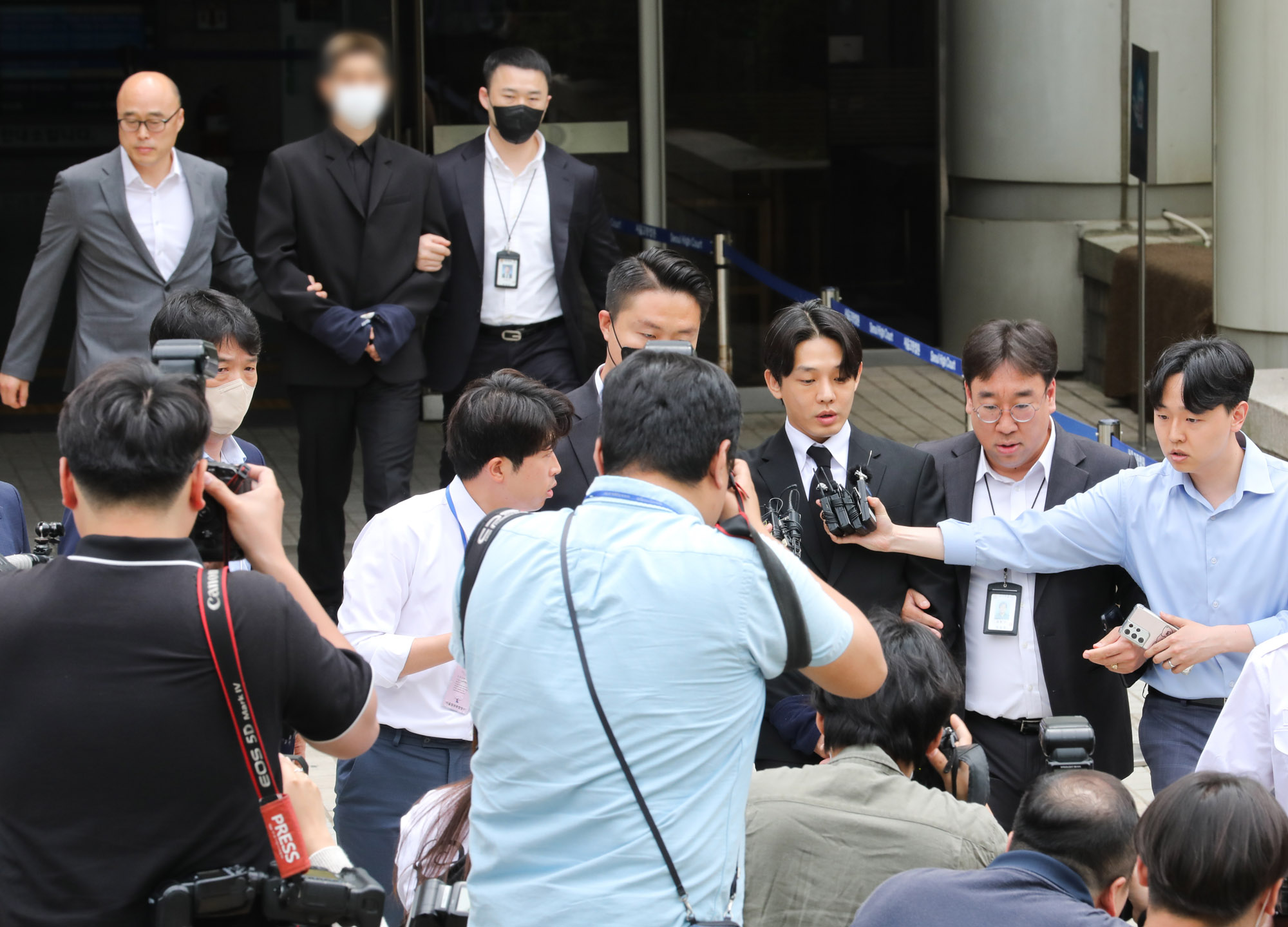 유아인;유아인영장실질심사;유아인법원;유아인마약