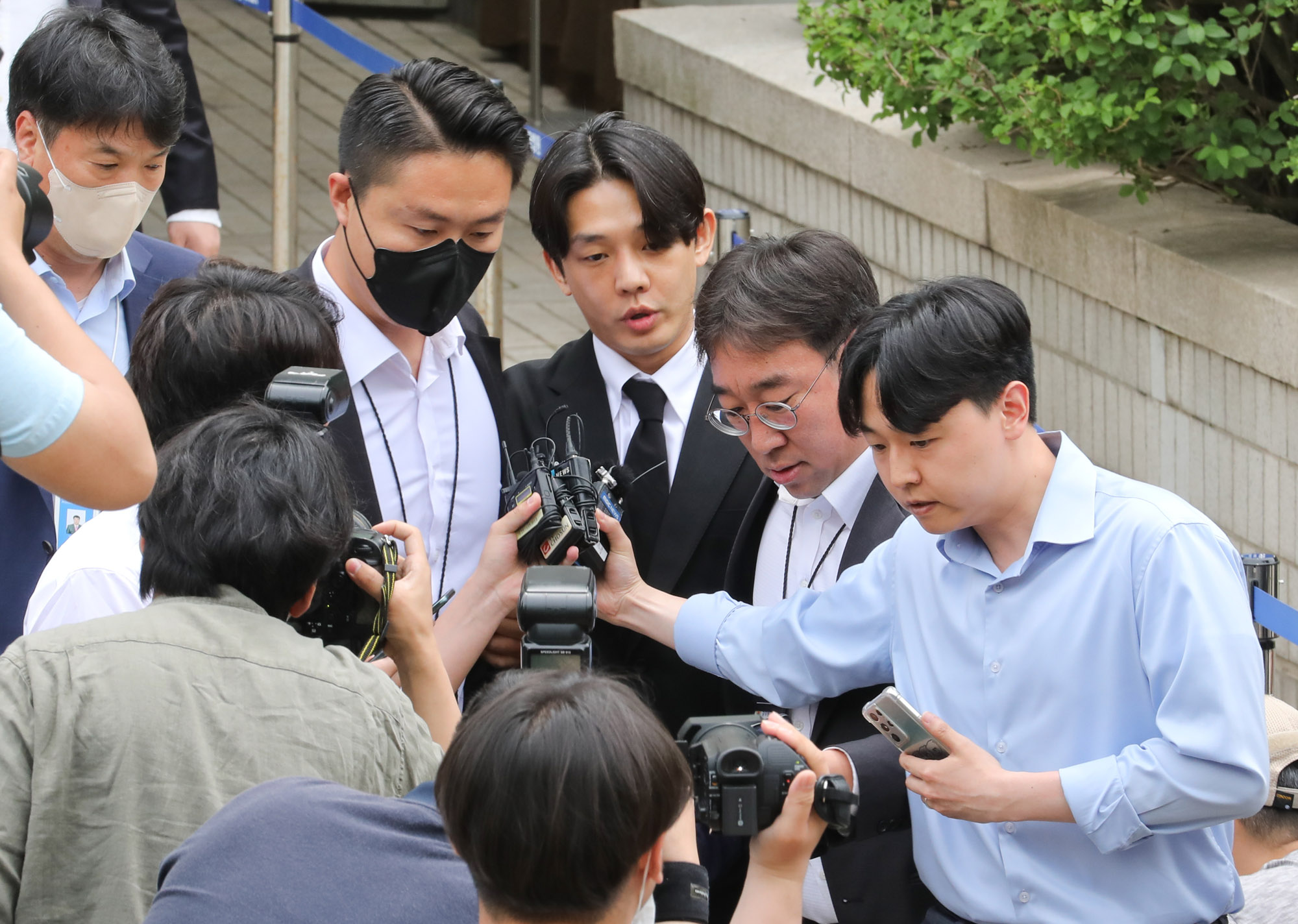 유아인;유아인영장실질심사;유아인법원;유아인마약