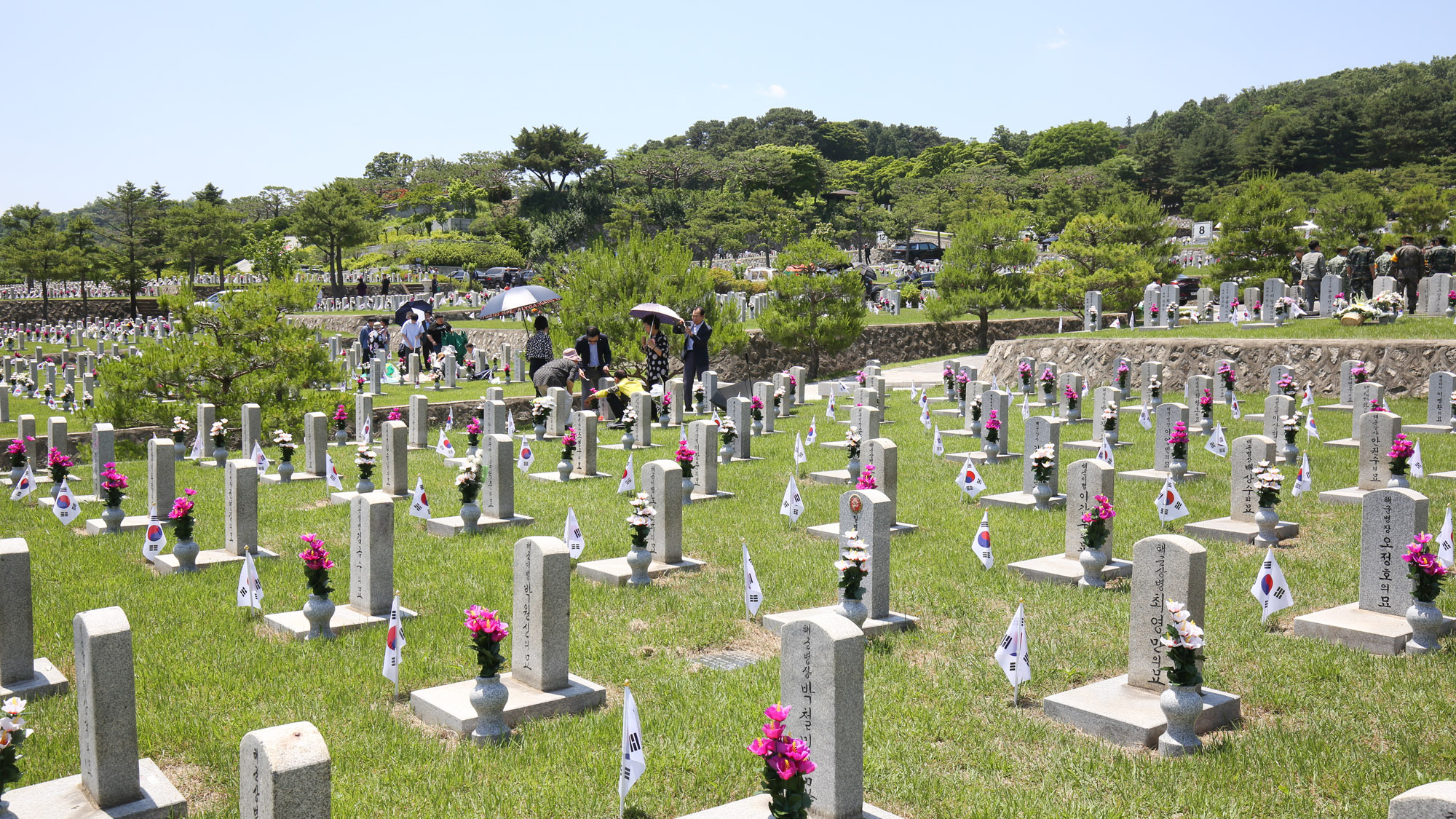 현충일;국립현충원;참배