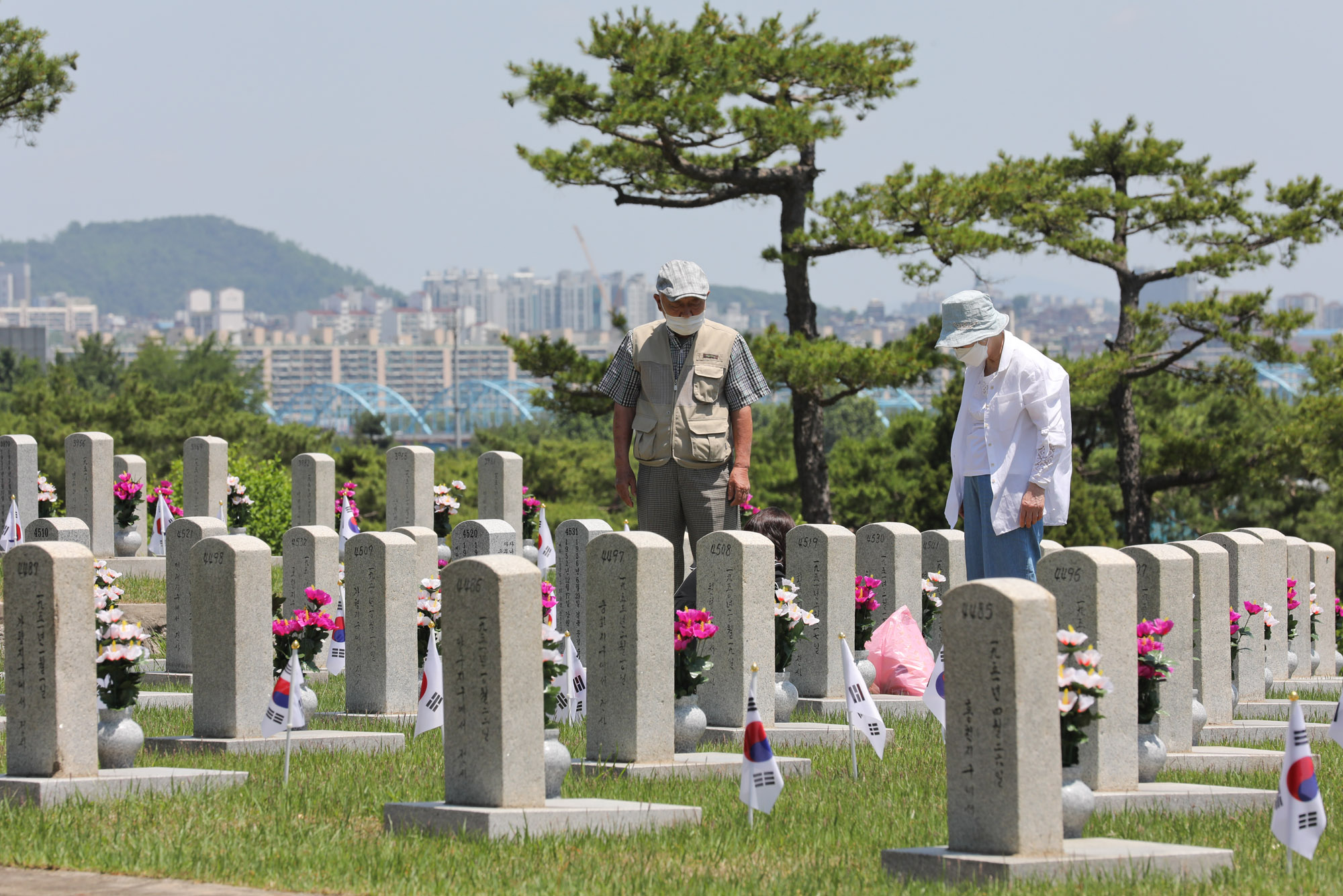 현충일;국립현충원;참배