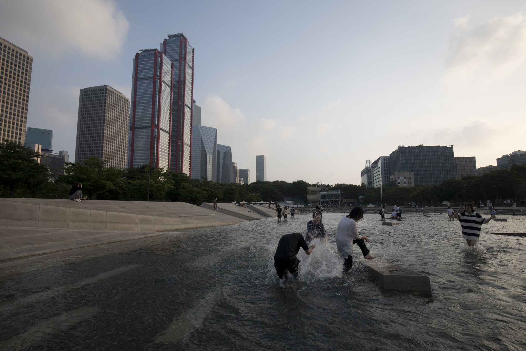 사회;세태;여름;무더위;물놀이;여의도;물빛공원