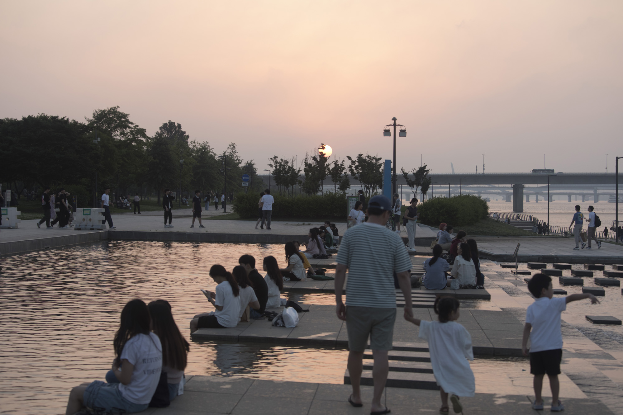 사회;세태;여름;무더위;물놀이;여의도;물빛공원